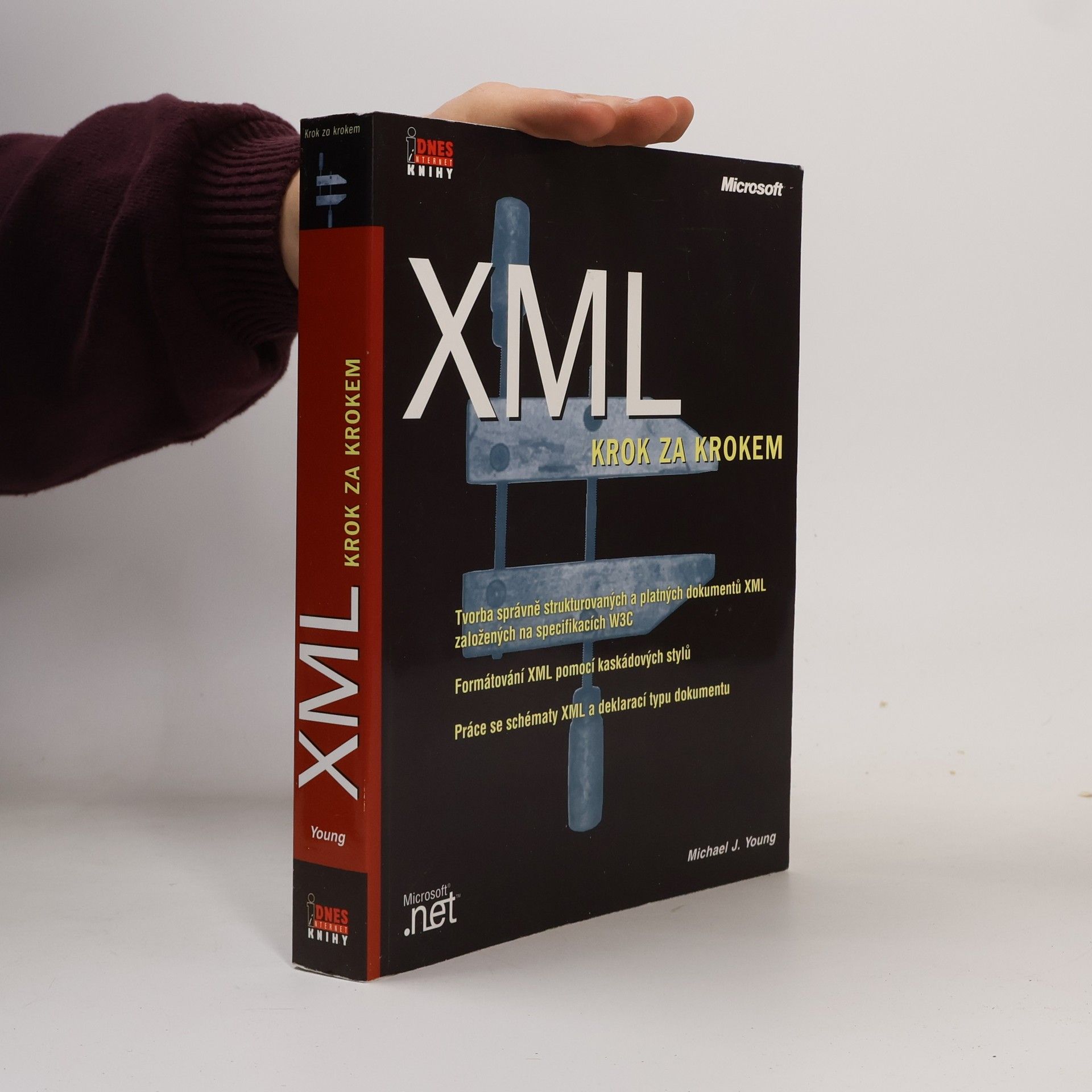 Michael J. Young XML: Krok za krokem