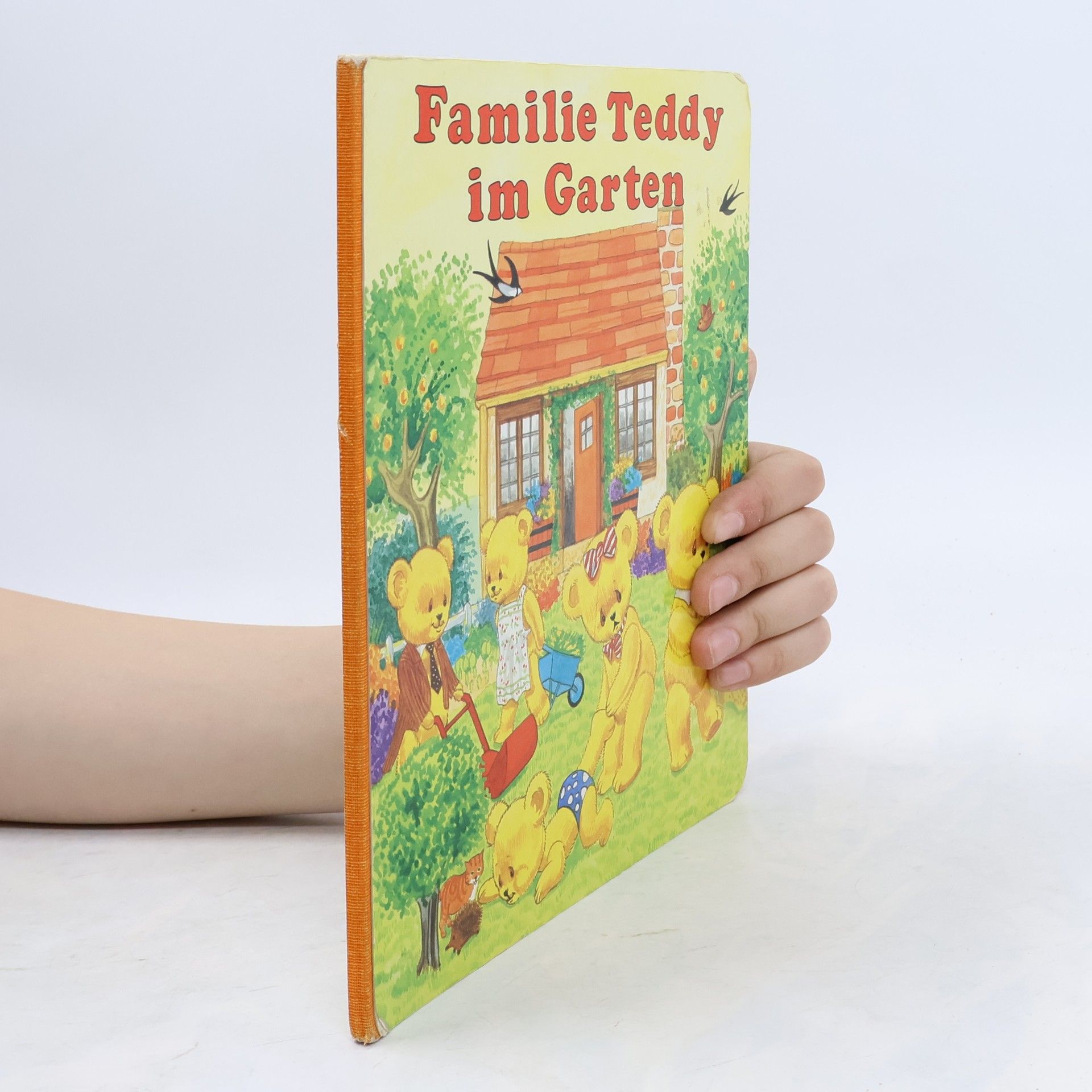 Unknown Author Familie Teddy im Garten