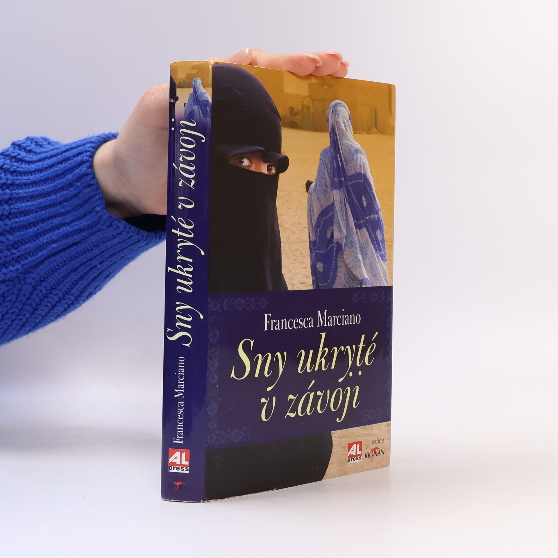Francesca Marciano Sny ukryté v závoji