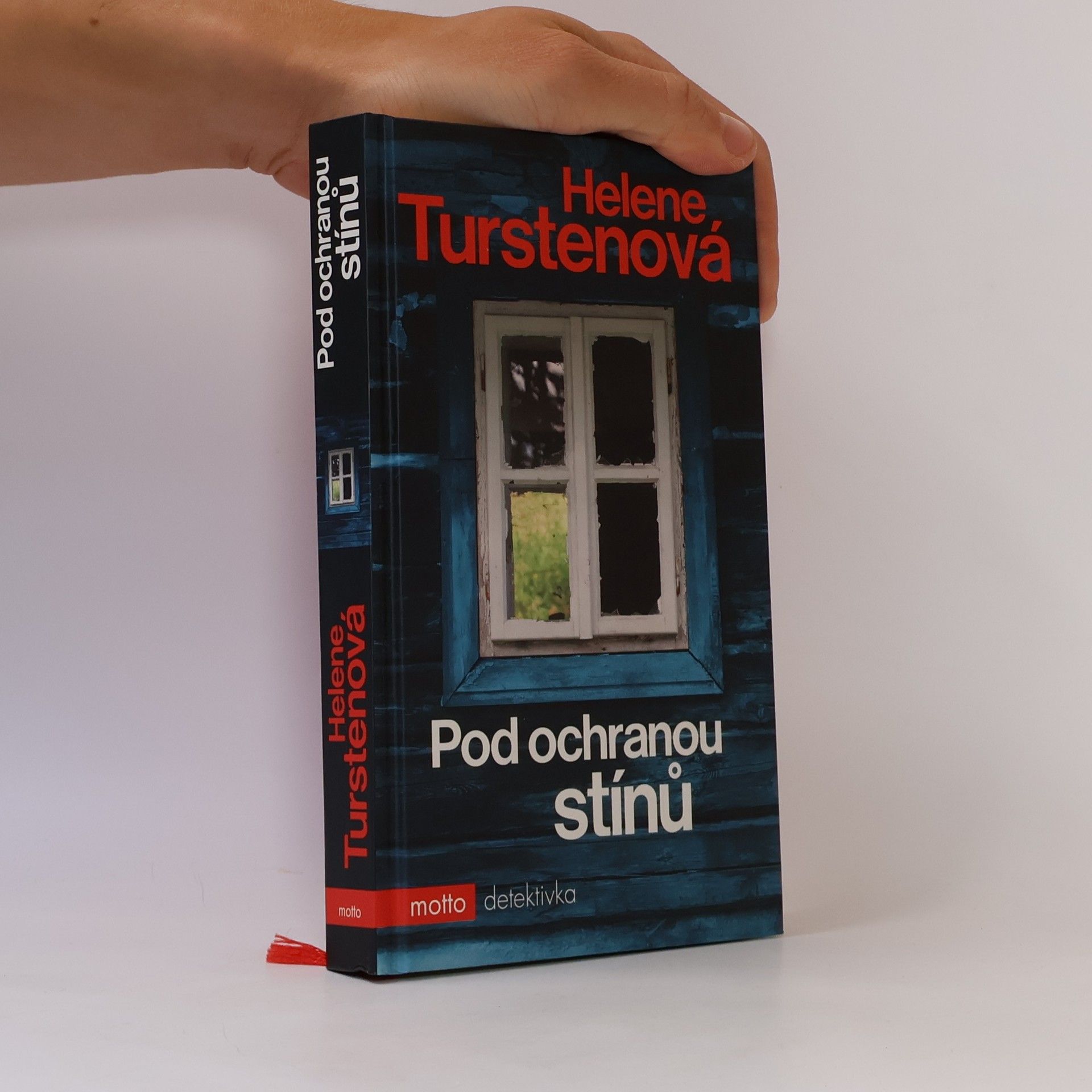Helene Tursten Pod ochranou stínů