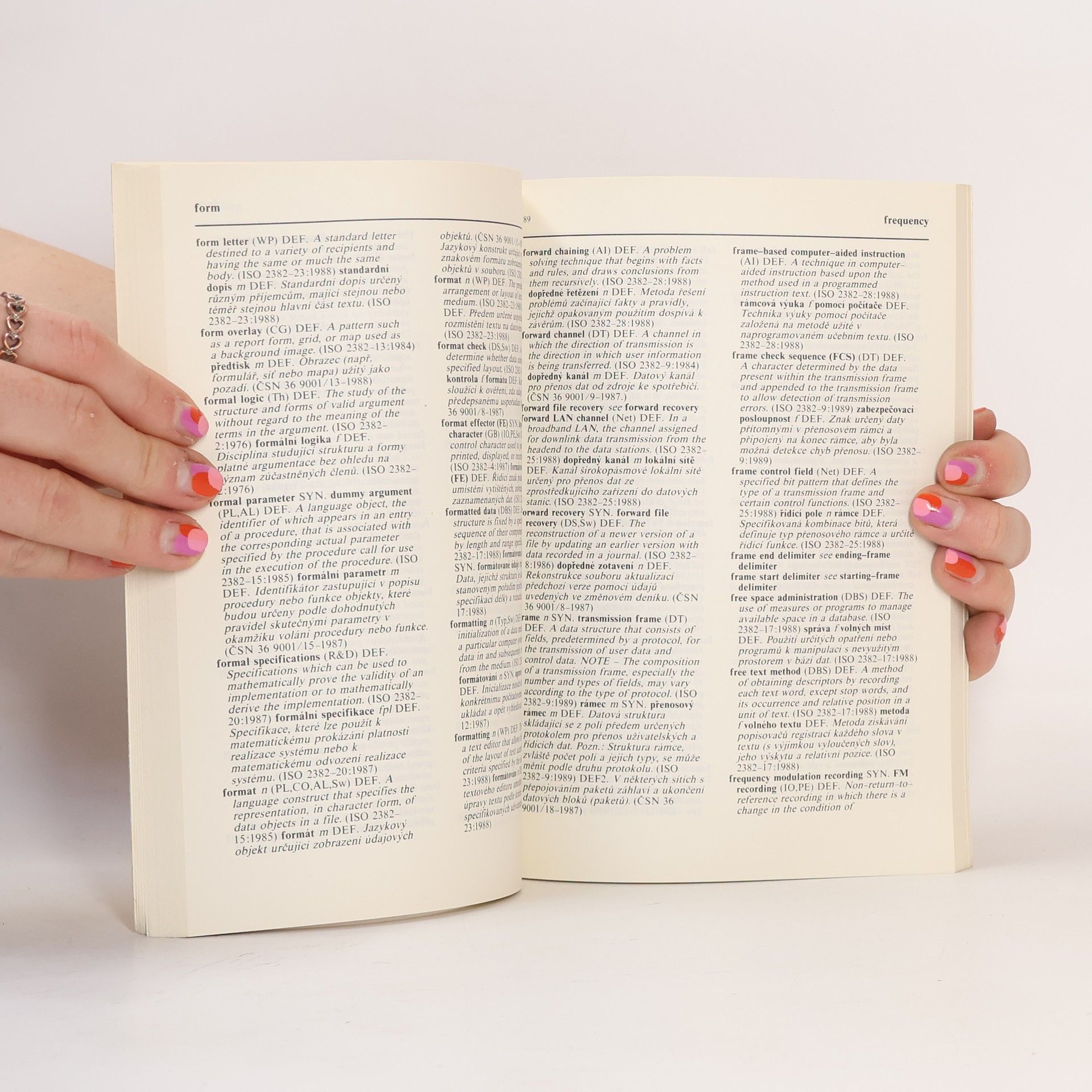 Oldřich Minihofer Anglicko-český výkladový slovník výpočetní techniky. English-Czech Computer Vocabulary