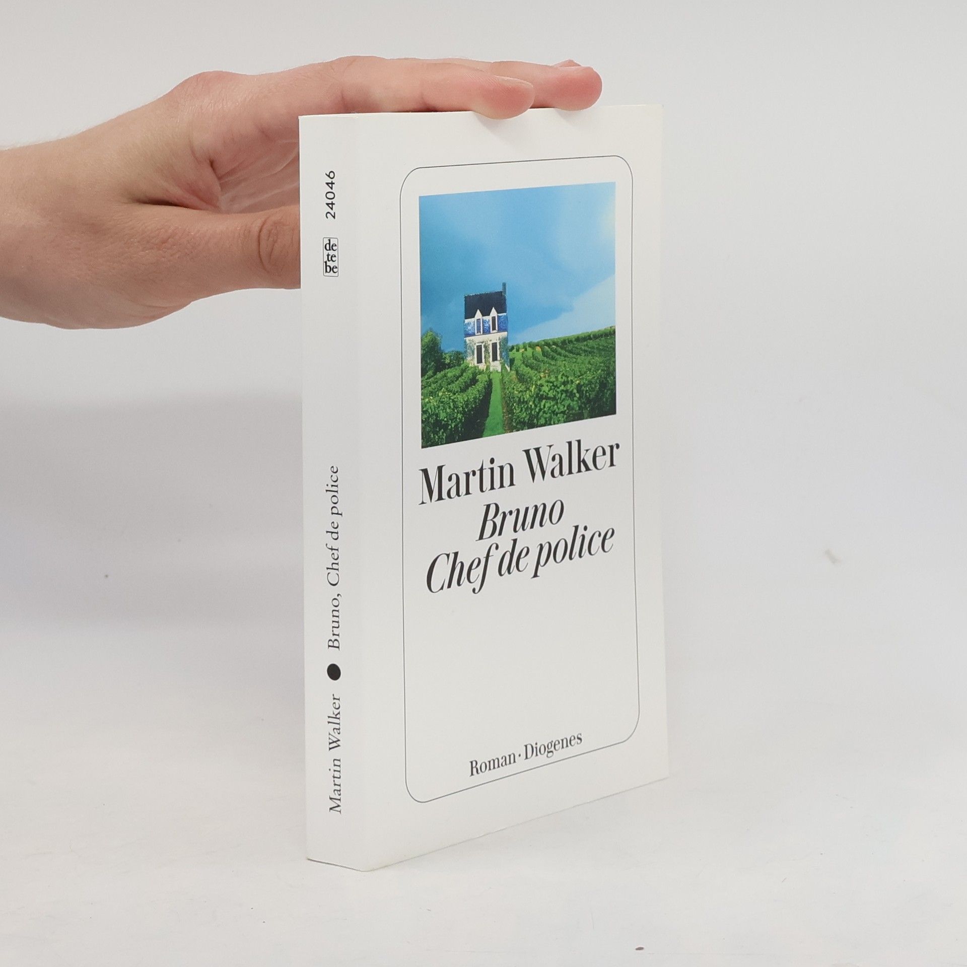Martin Walker Bruno, Chef de police