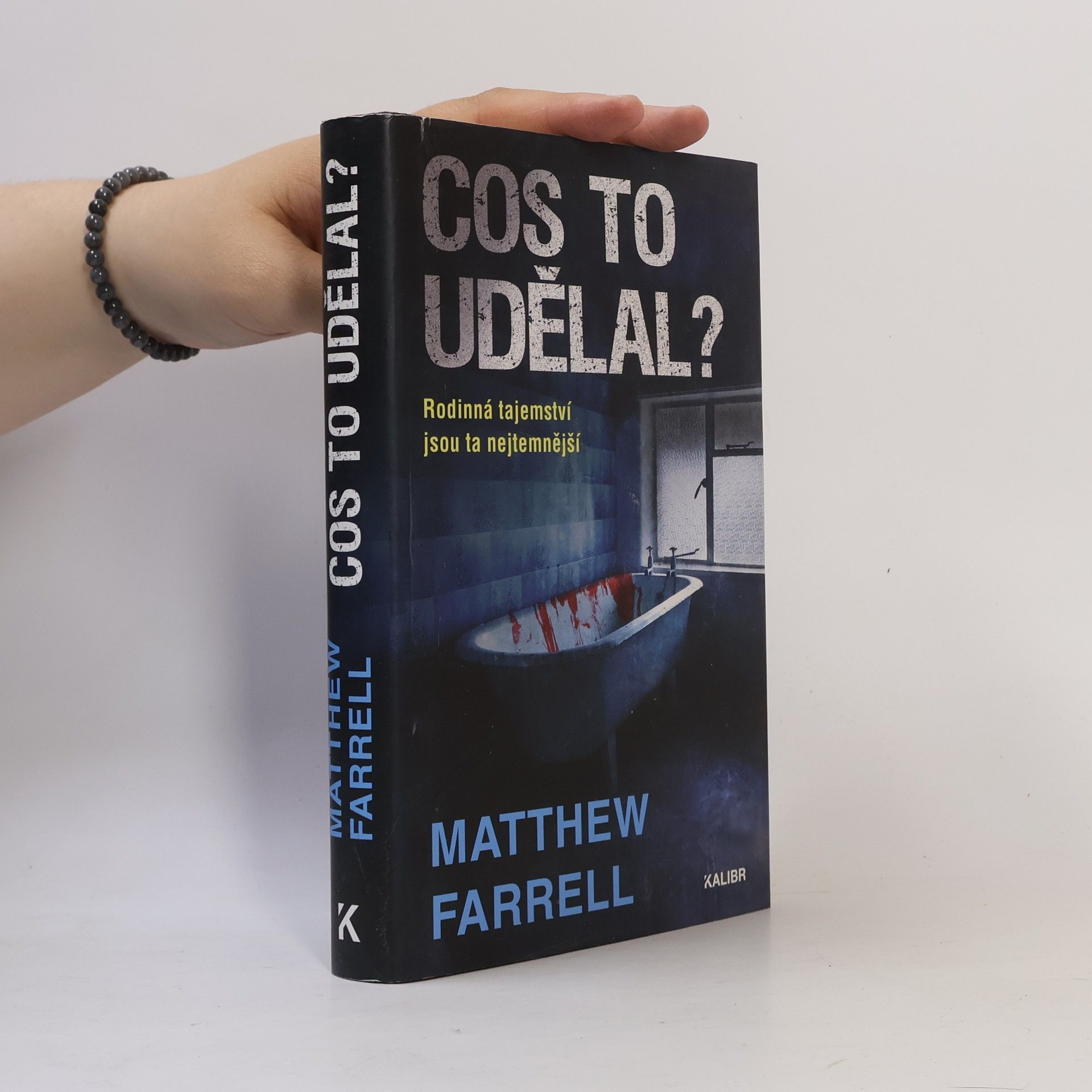 Matthew Farrell Cos to udělal?