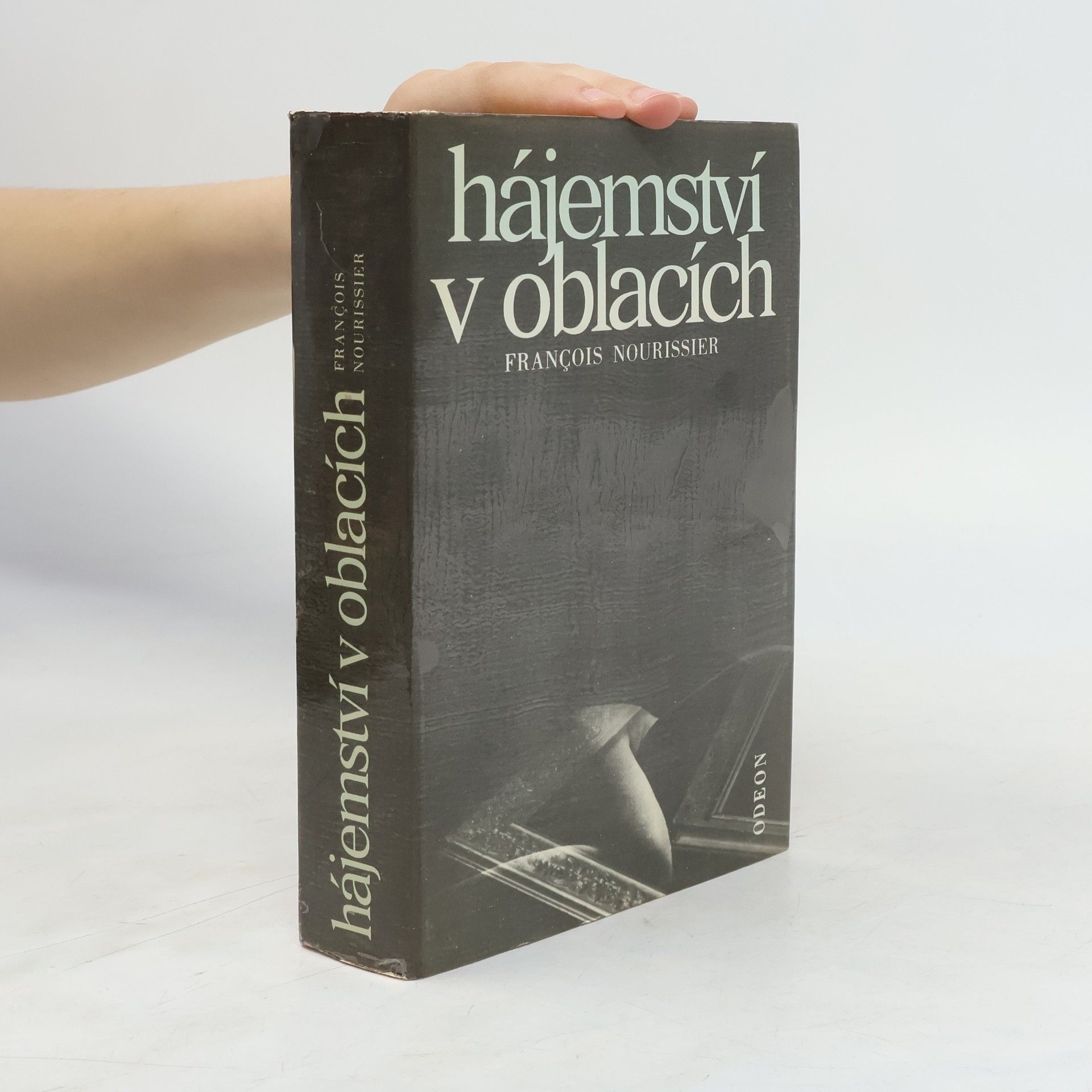 François Nourissier Hájemství v oblacích