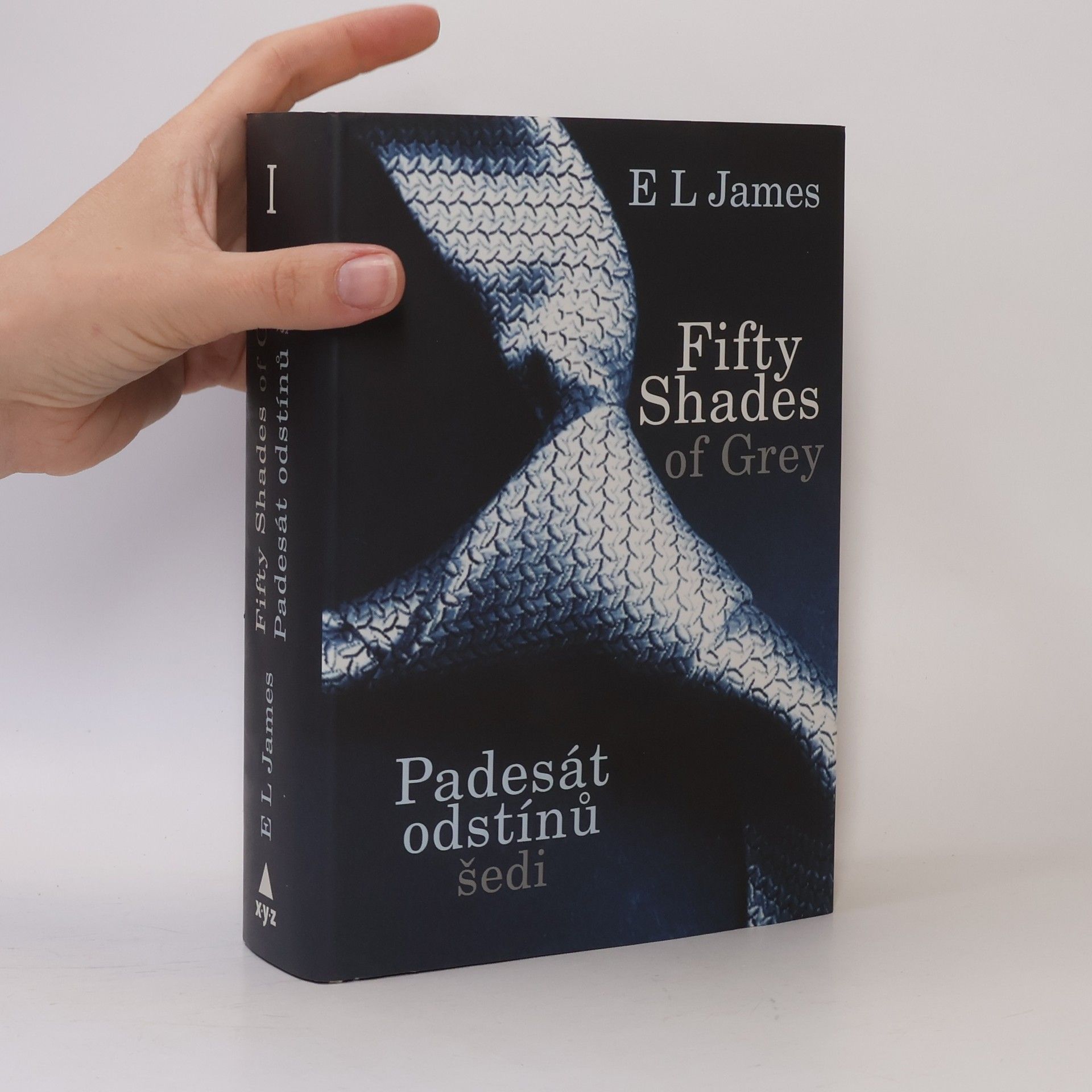 E. L. James Padesát odstínů šedi