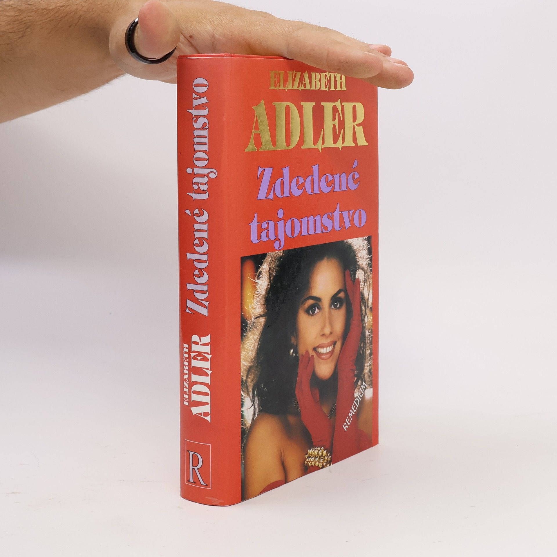 Elizabeth Adler Zdedené tajomstvo
