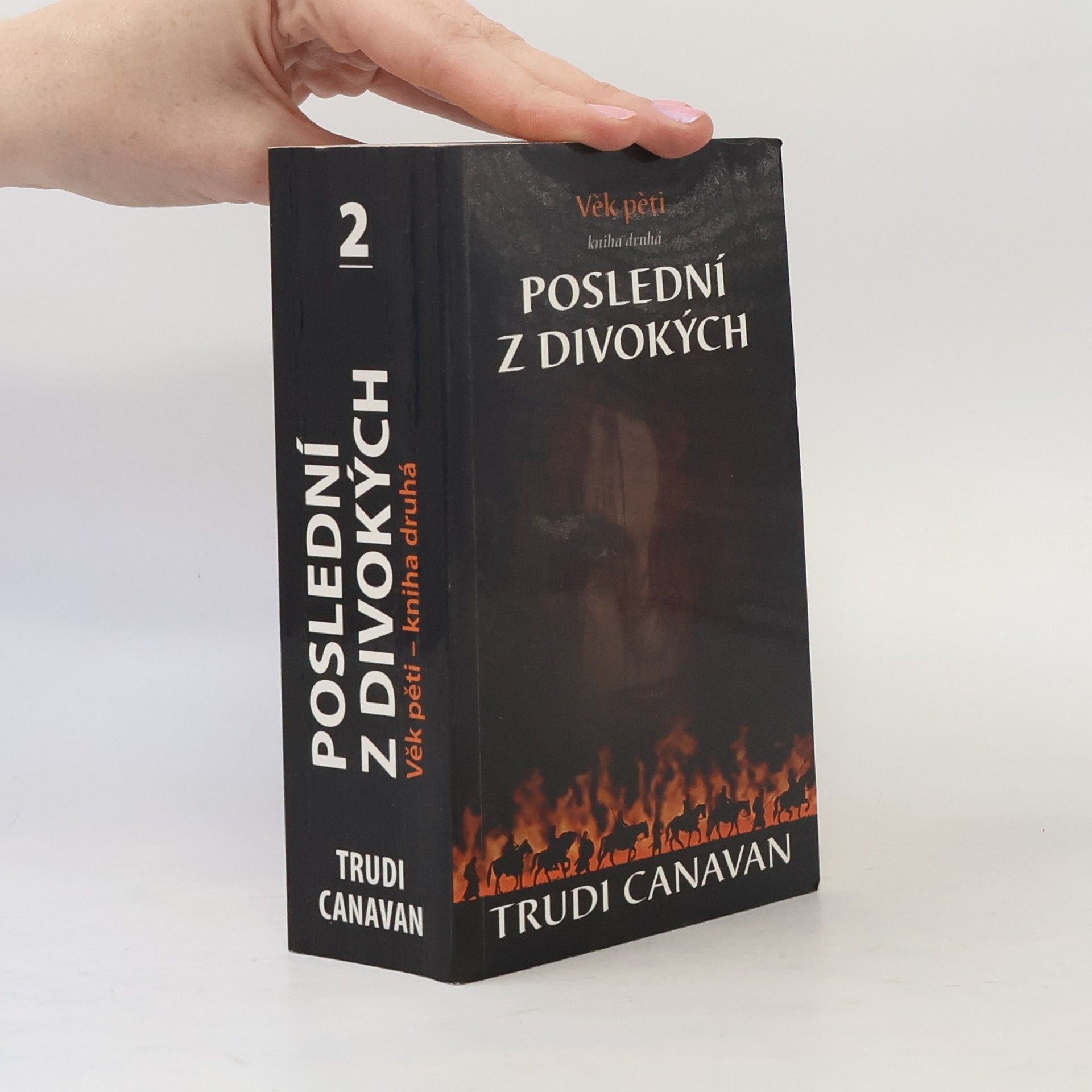 Trudi Canavan Poslední z divokých
