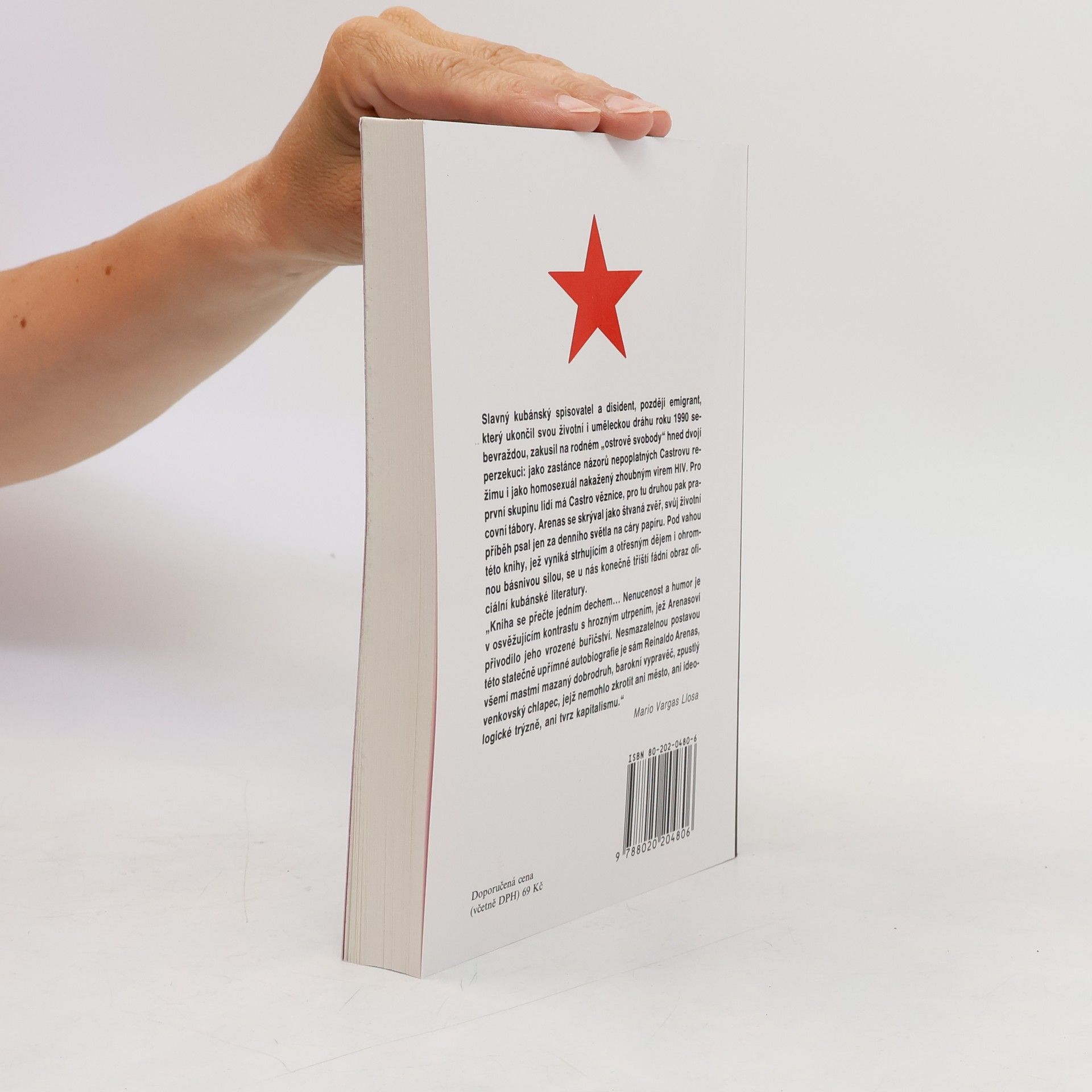 Reinaldo Arenas Než se setmí : autobiografie