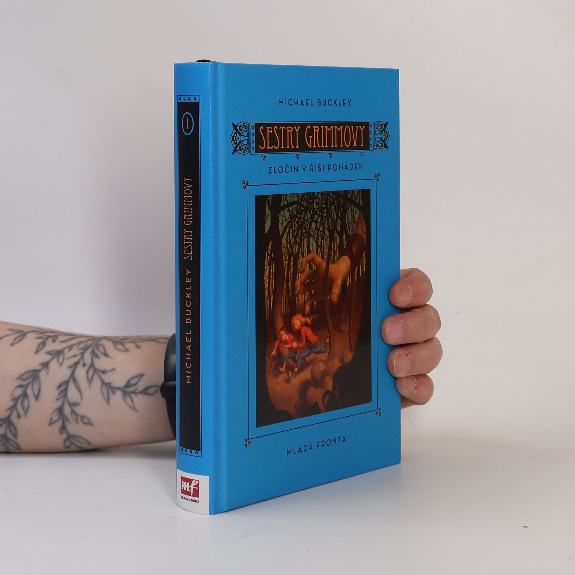 Michael Buckley Sestry Grimmovy. Kniha první, Zločin v říši pohádek