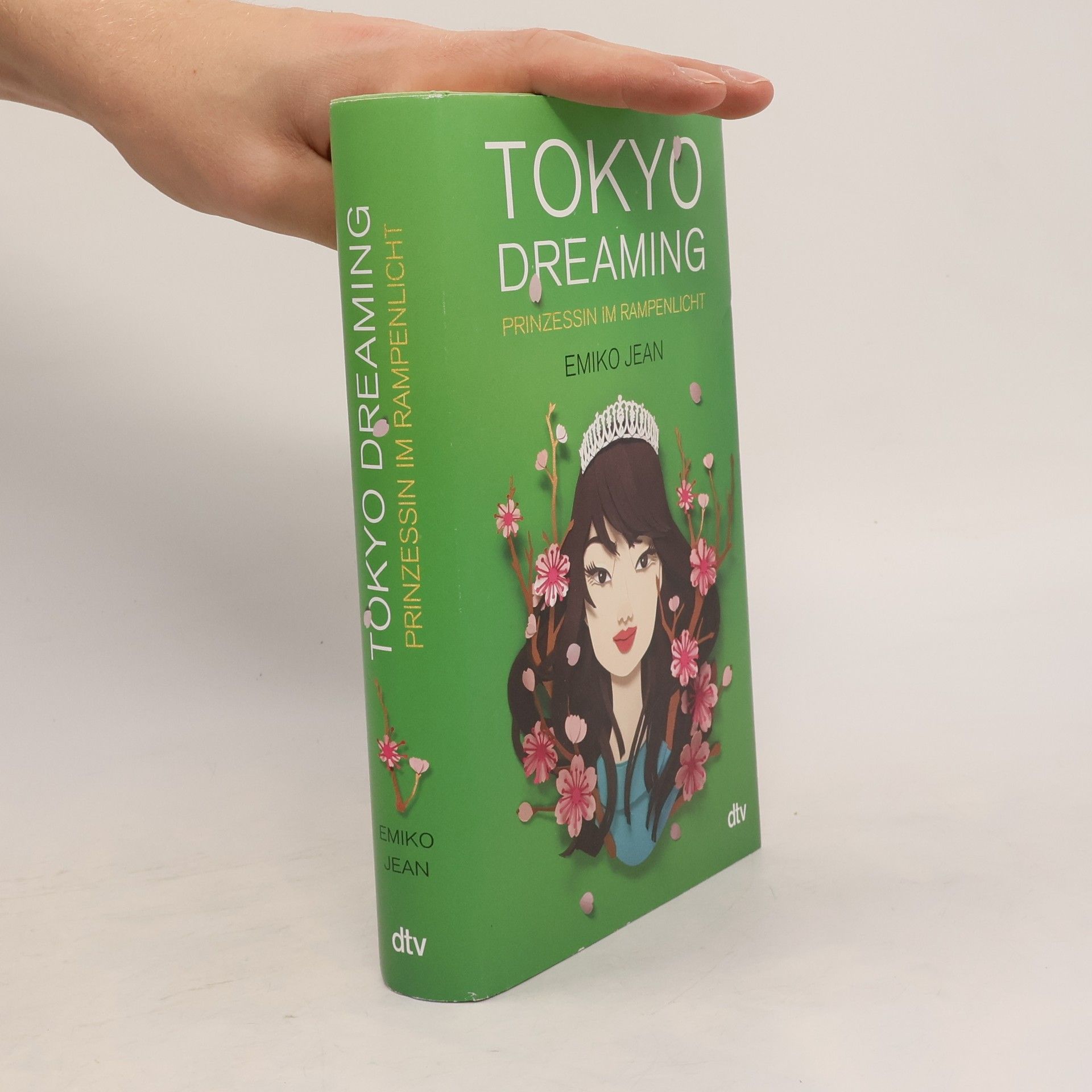 Emiko Jean Tokyo dreaming