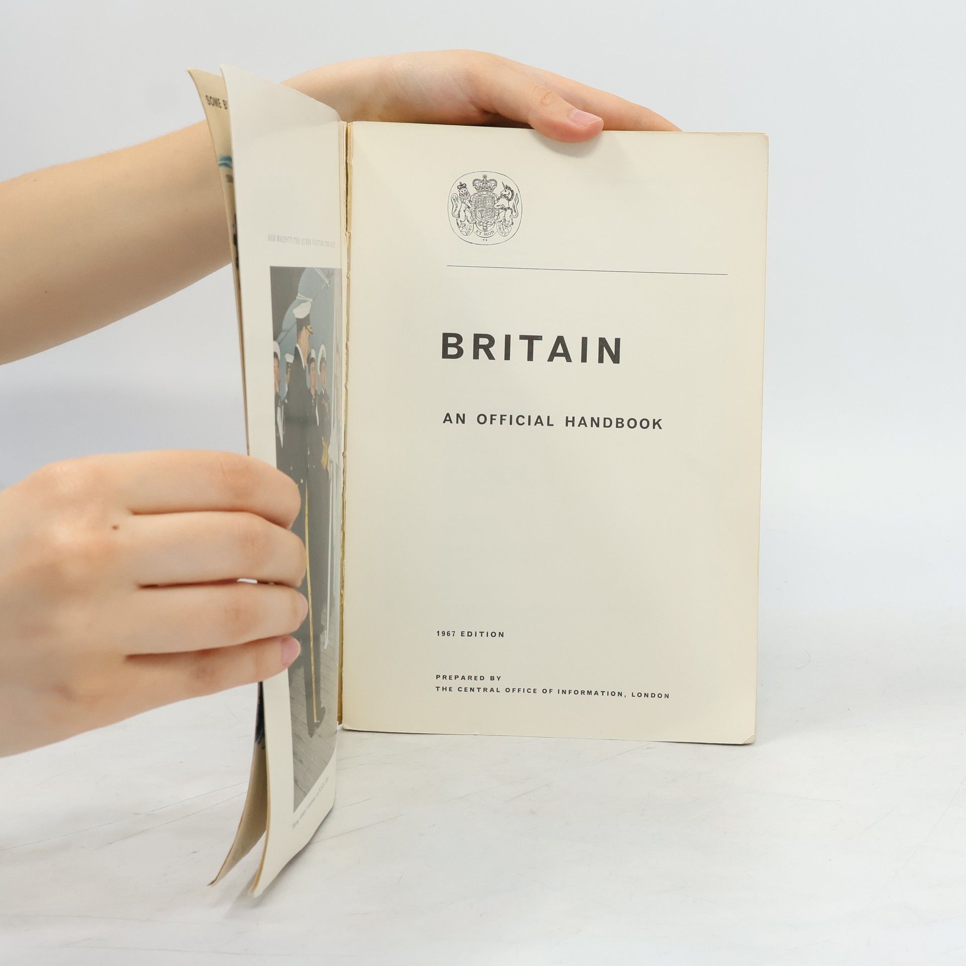 Various authors Britain. An Official Handbook