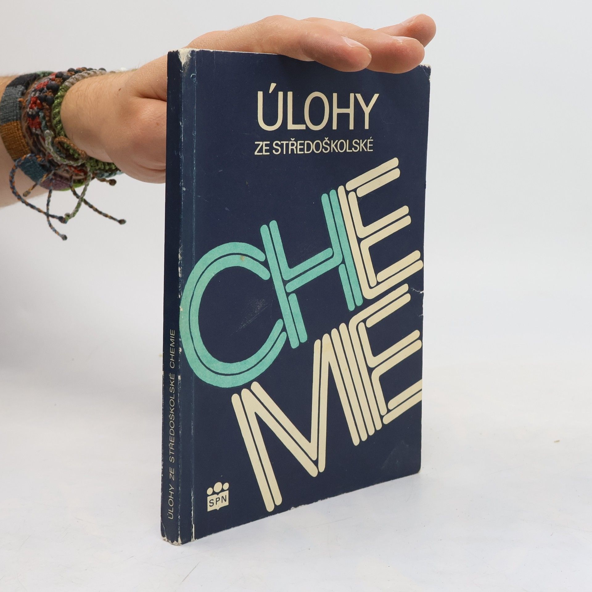 Úlohy ze středoškolské chemie : pomocná kniha pro žáky středních škol a gymnázií