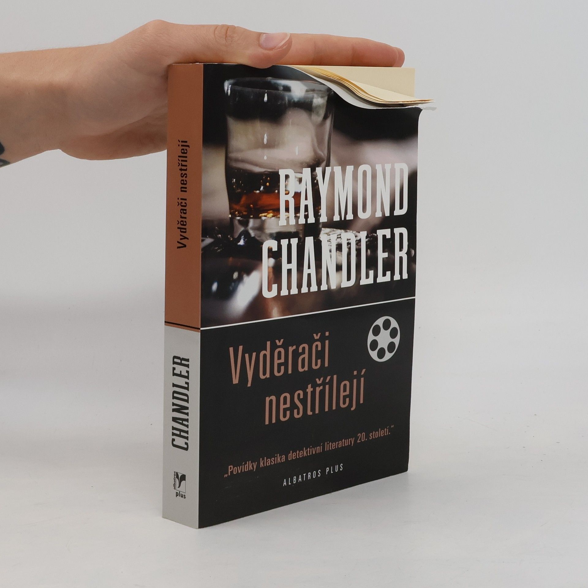 Raymond Chandler Vyděrači nestřílejí