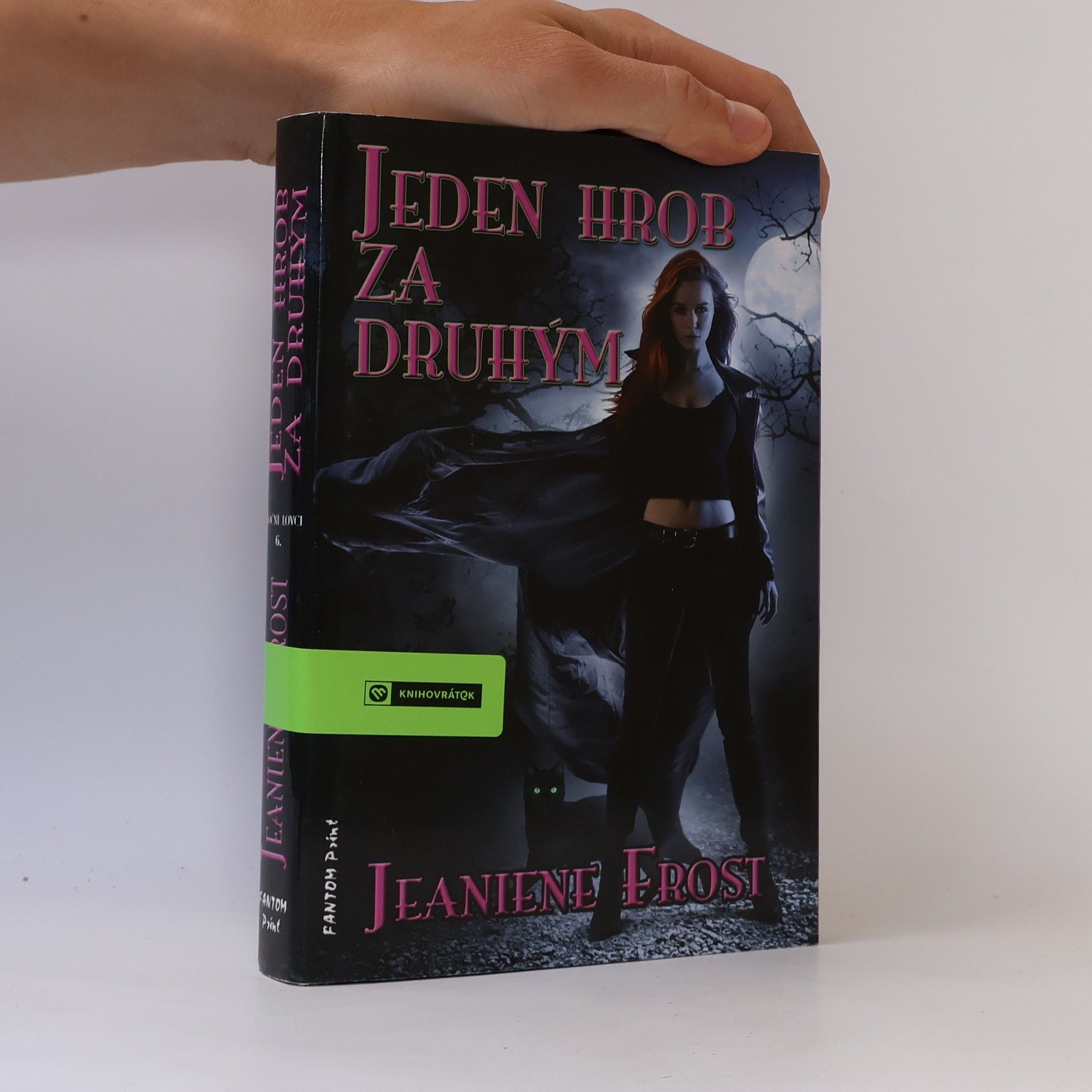 Jeden hrob za druhým