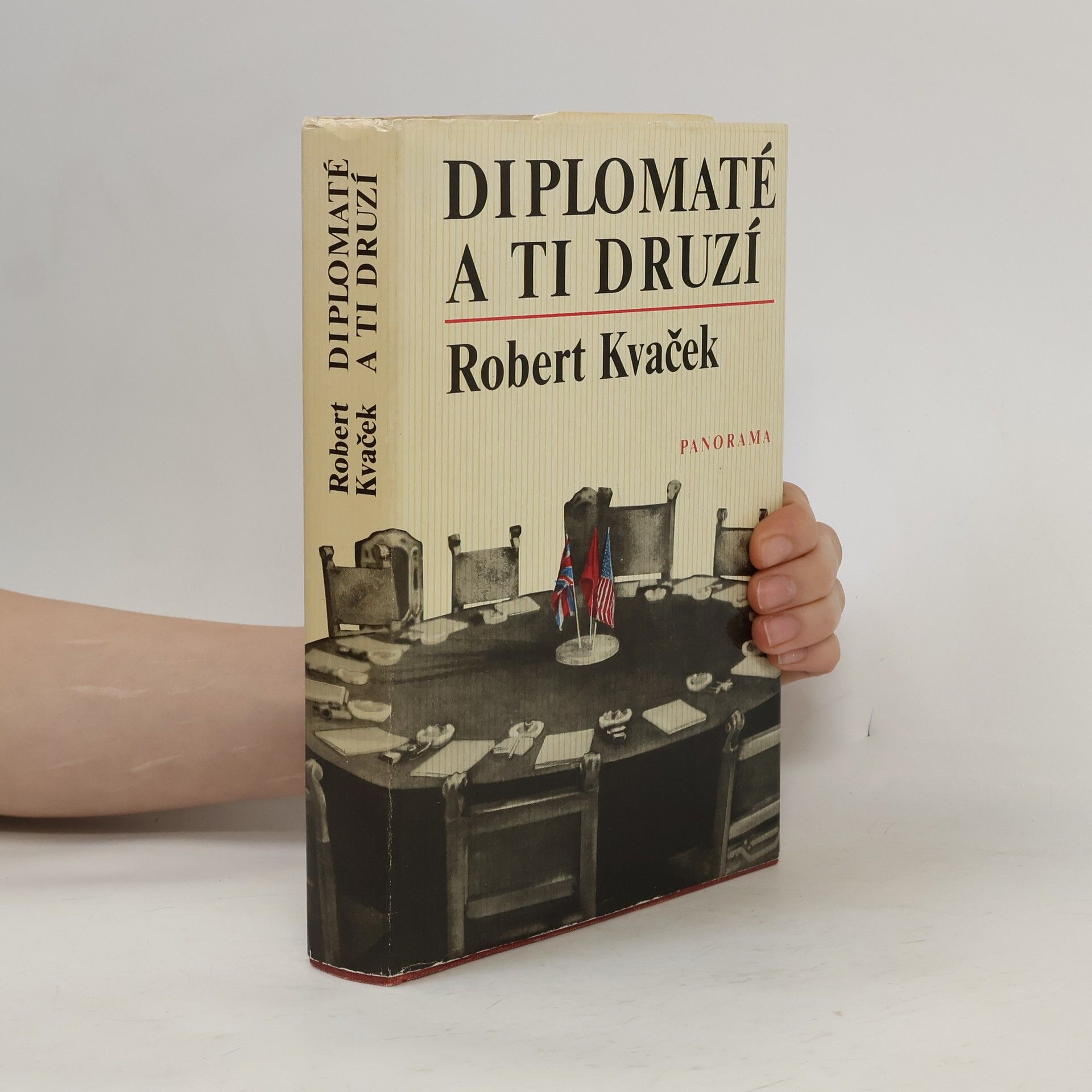 Diplomaté a ti druzí