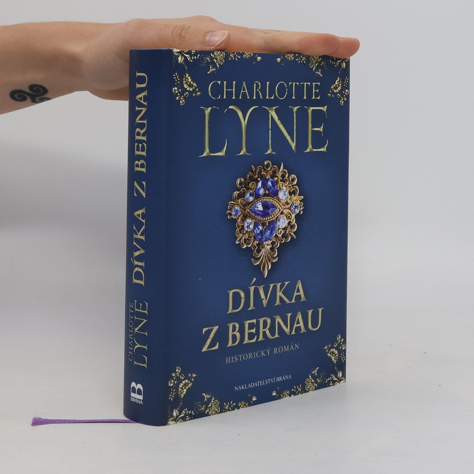Charlotte Lyne Dívka z Bernau