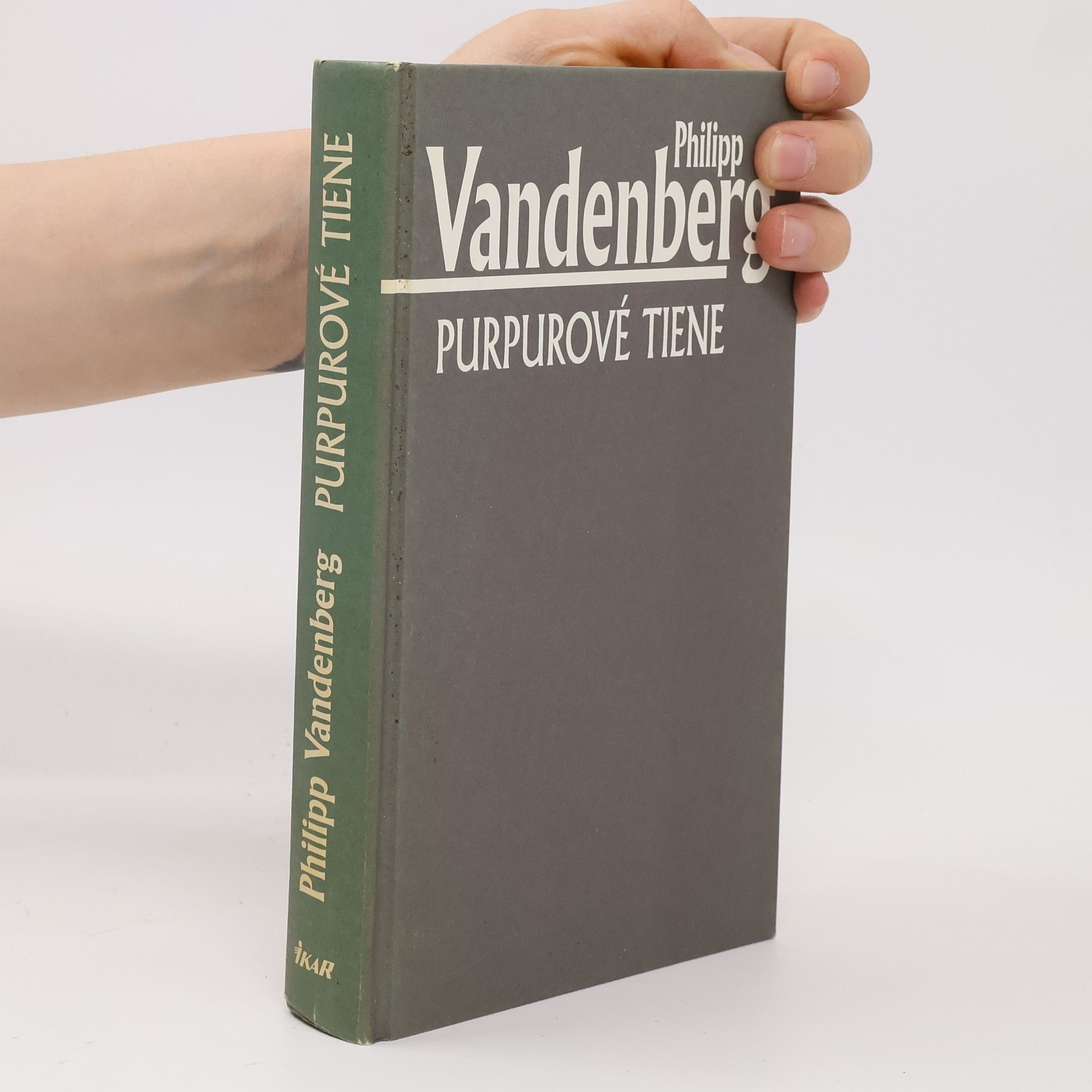 Philipp Vandenberg Purpurové tiene