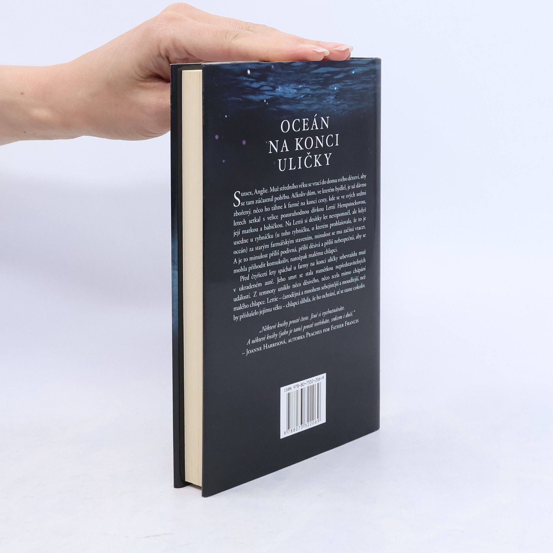 Neil Gaiman Oceán na konci uličky