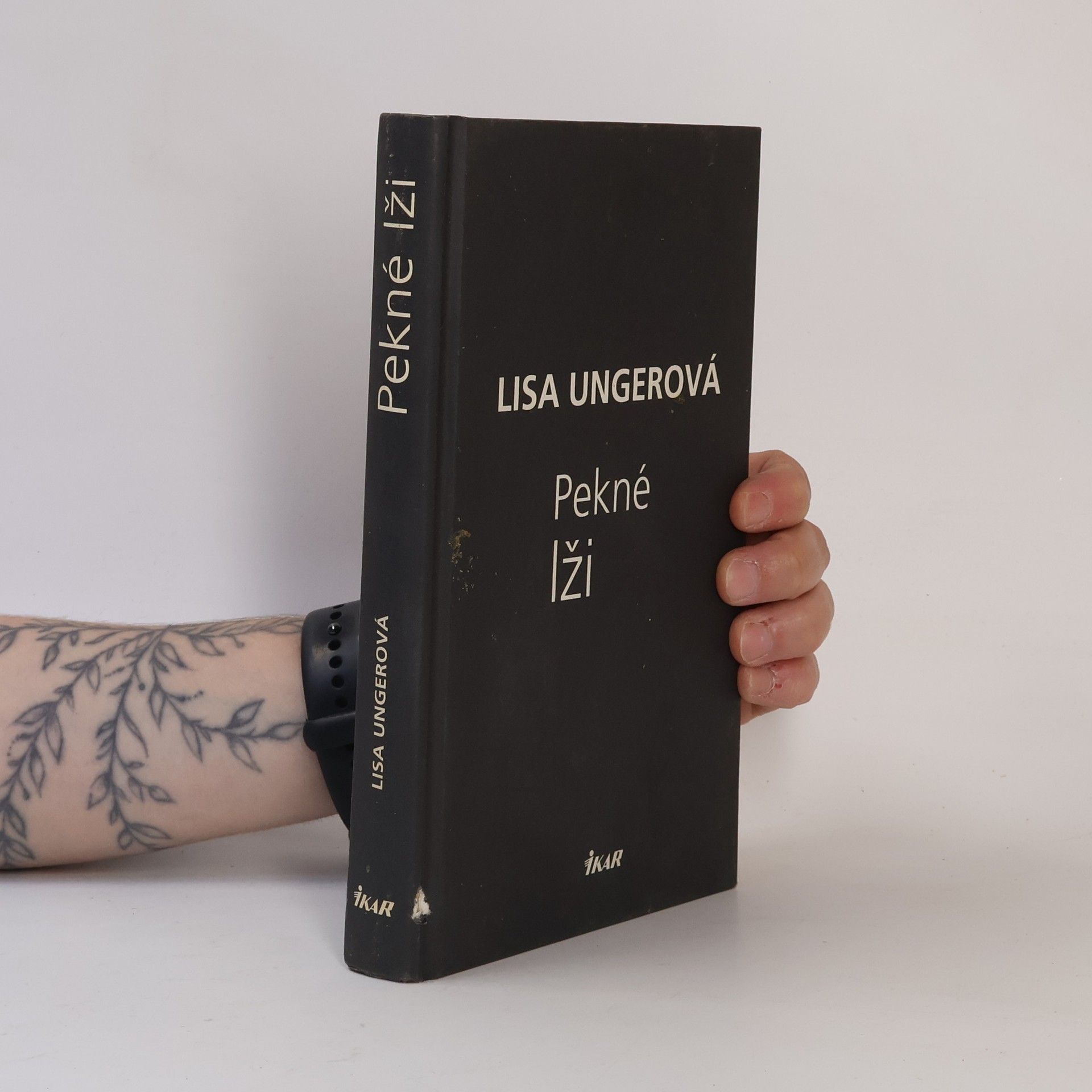 Lisa Unger Pekné lži