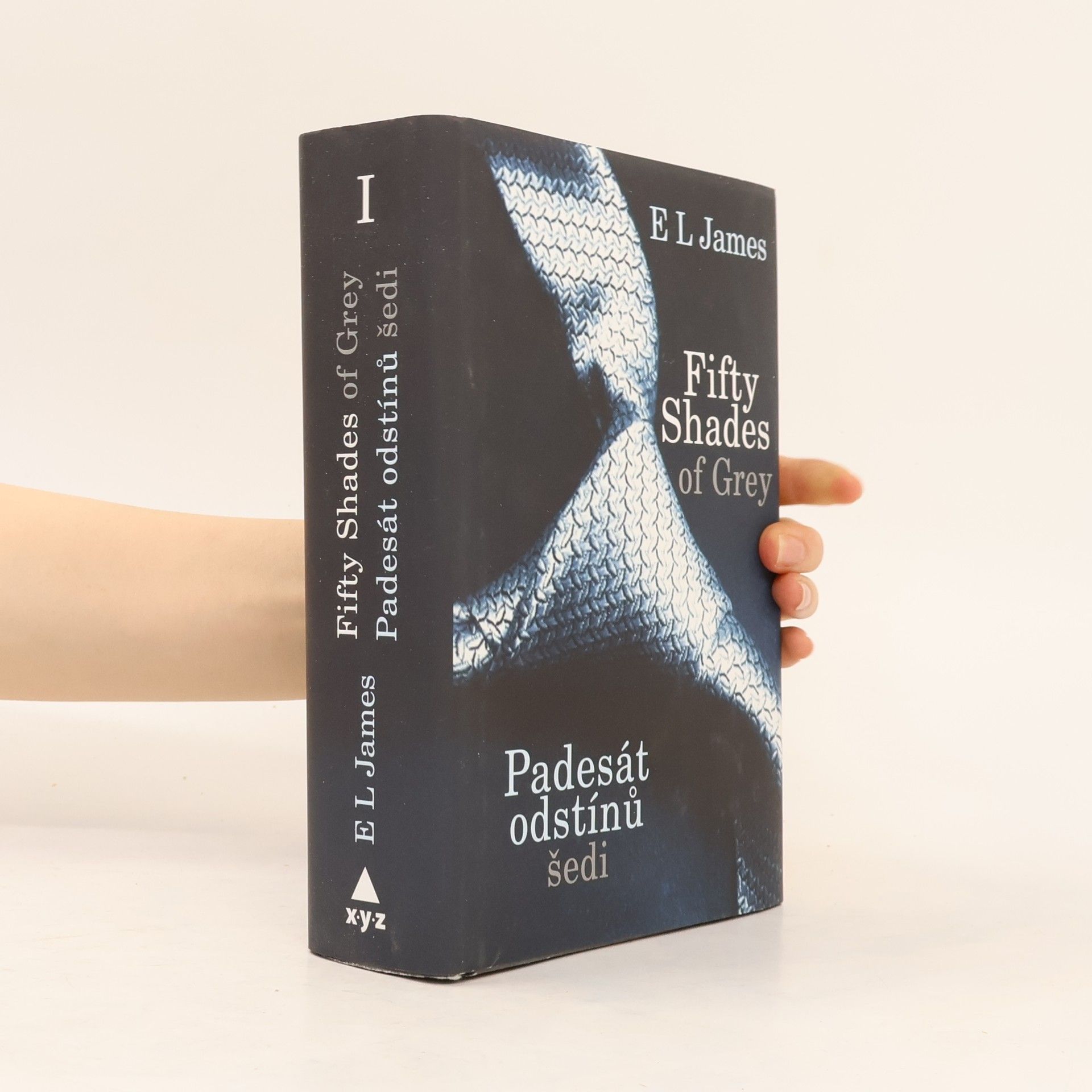 E. L. James Padesát odstínů šedi