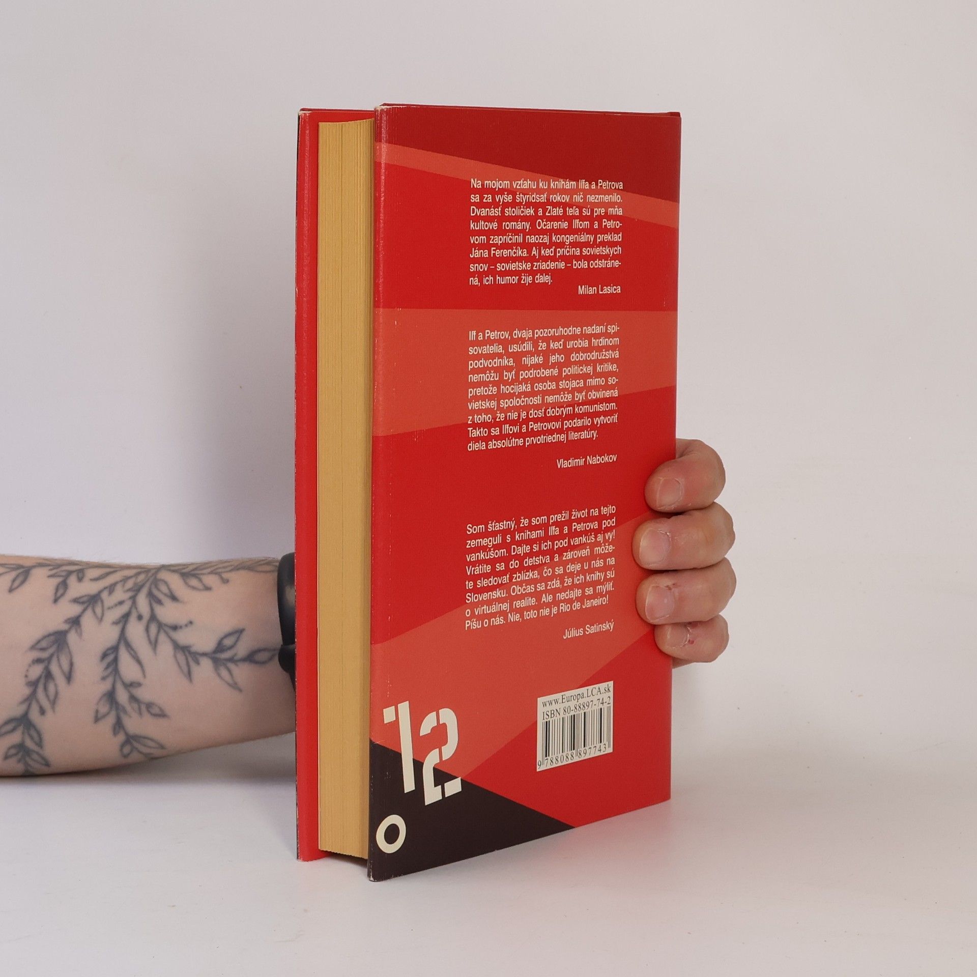 Jevgenij Petrovič Petrov 12 stoličiek