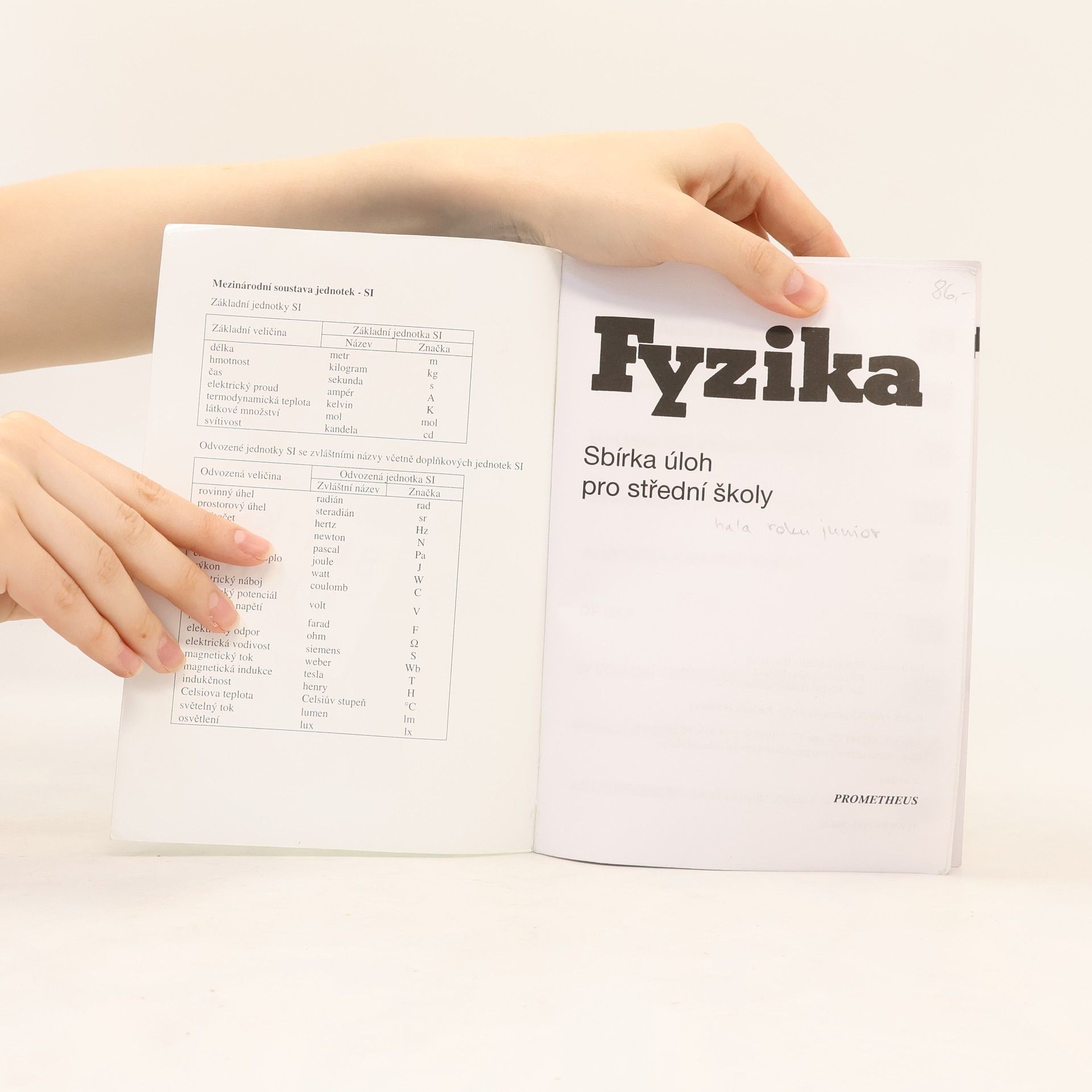 Oldřich Lepil Fyzika. Sbírka úloh pro střední školy
