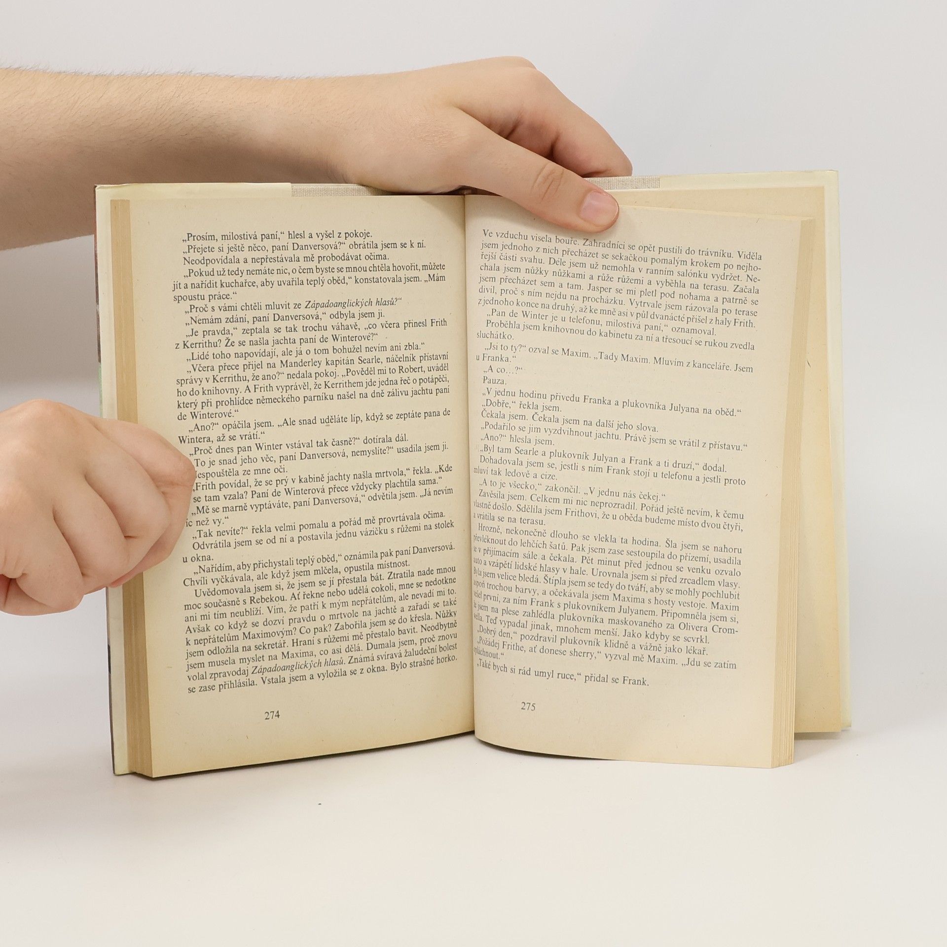 Daphne du Maurier Mrtvá a živá
