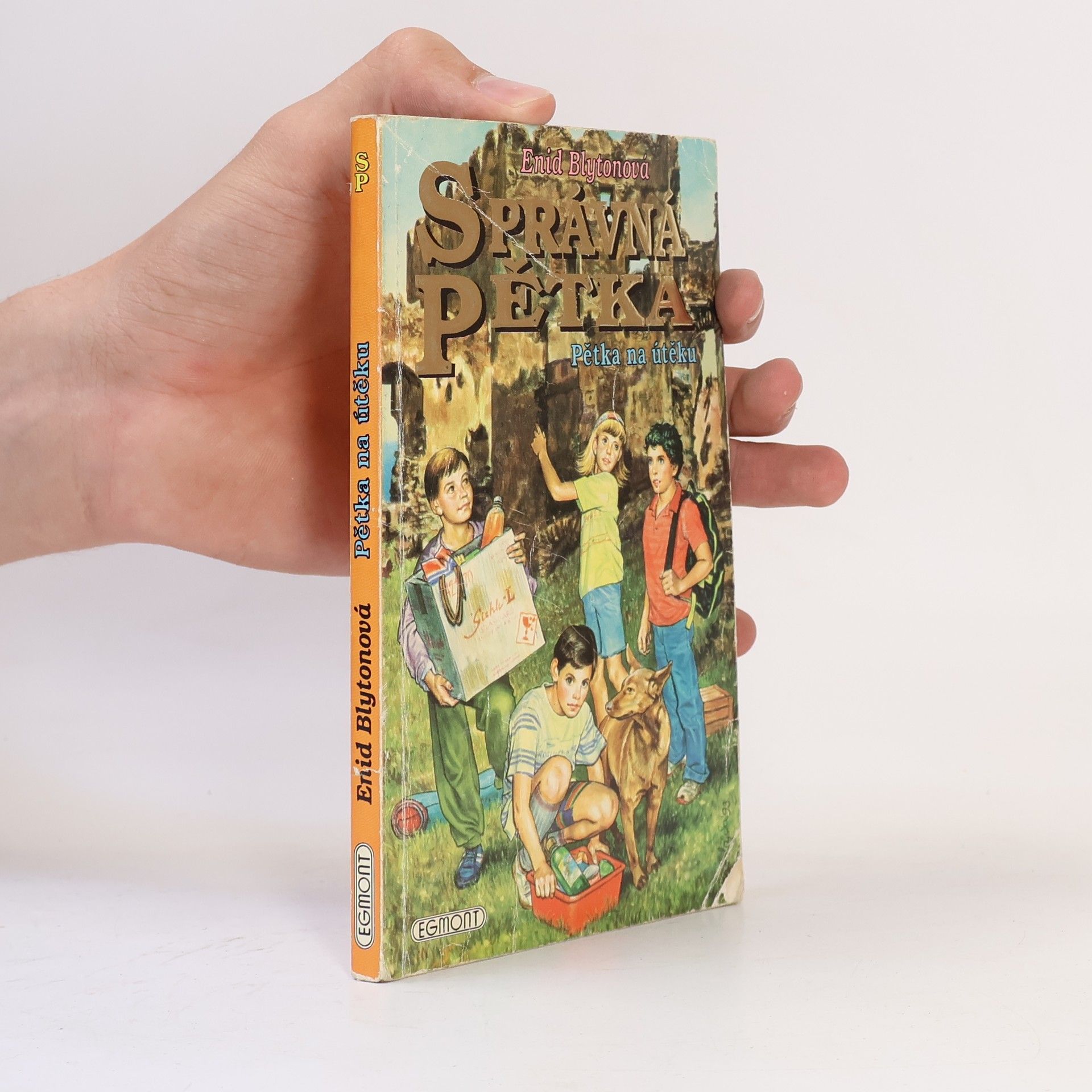 Enid Blyton Správná pětka. Pětka na útěku