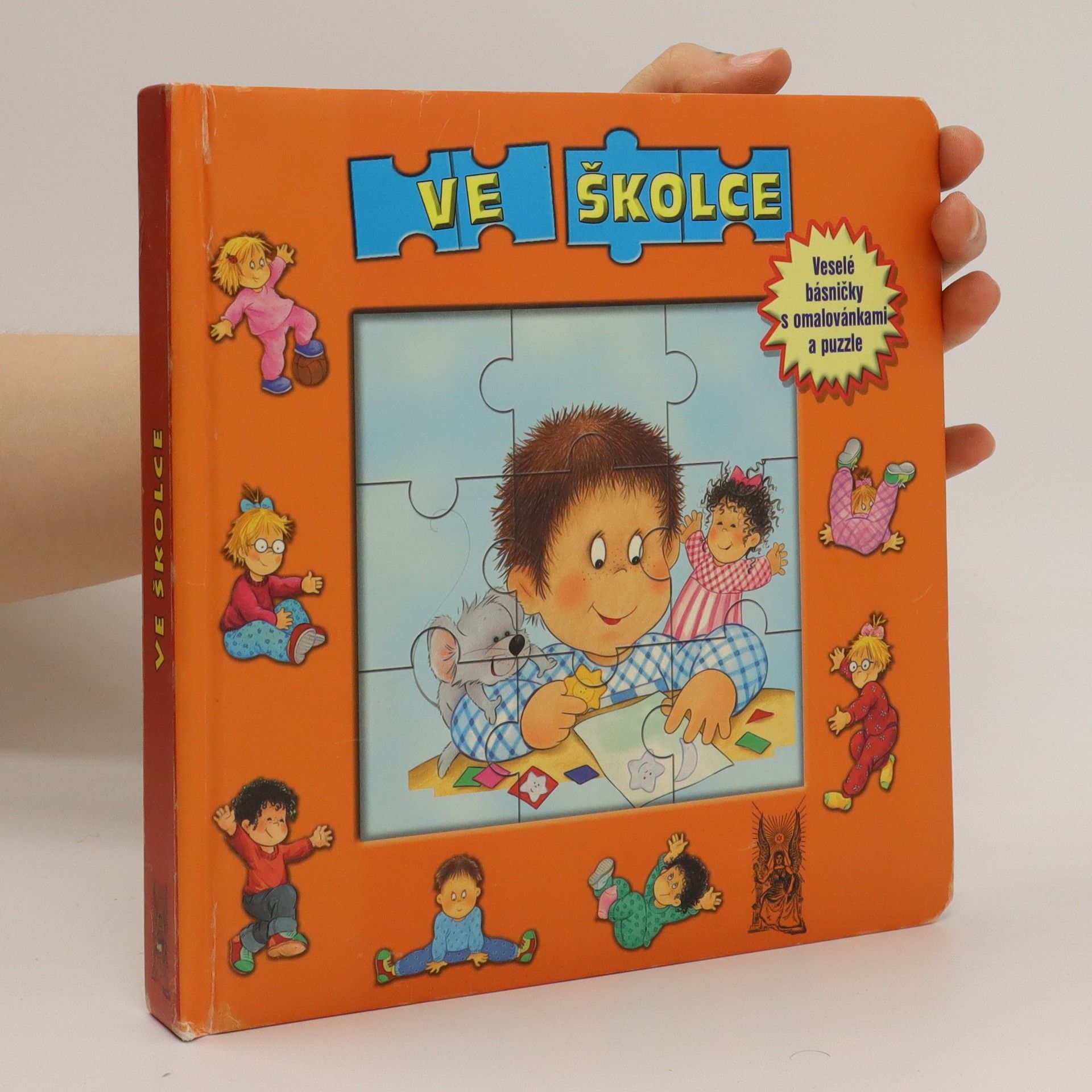Tatiana Dunajová Ve školce : veselé básničky s omalovánkami a puzzle