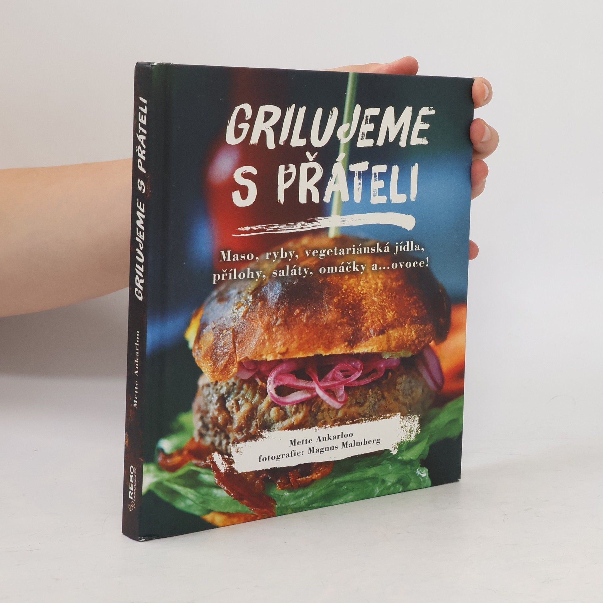 Grilujeme s přáteli