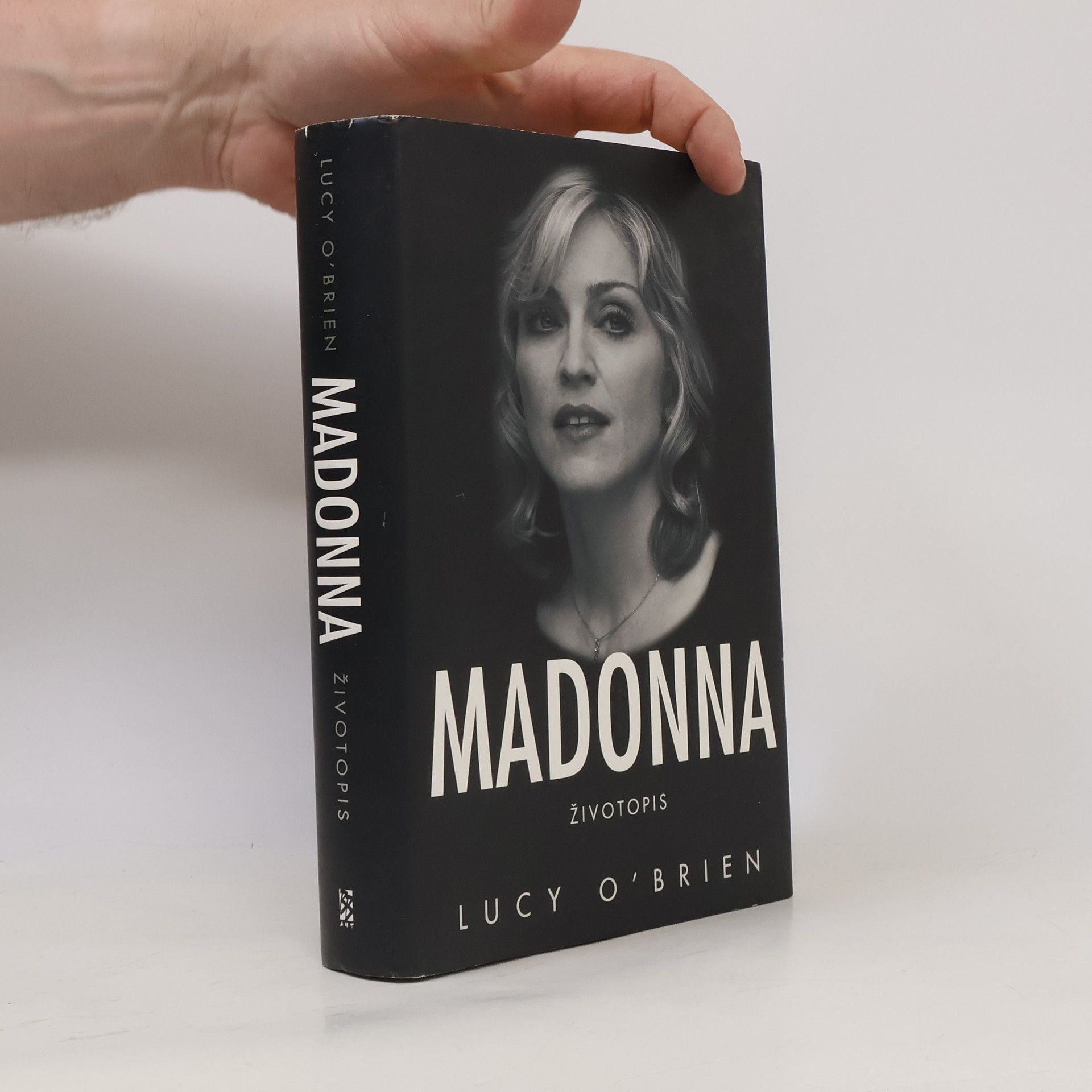 Lucy OBrien Madonna. Životopis