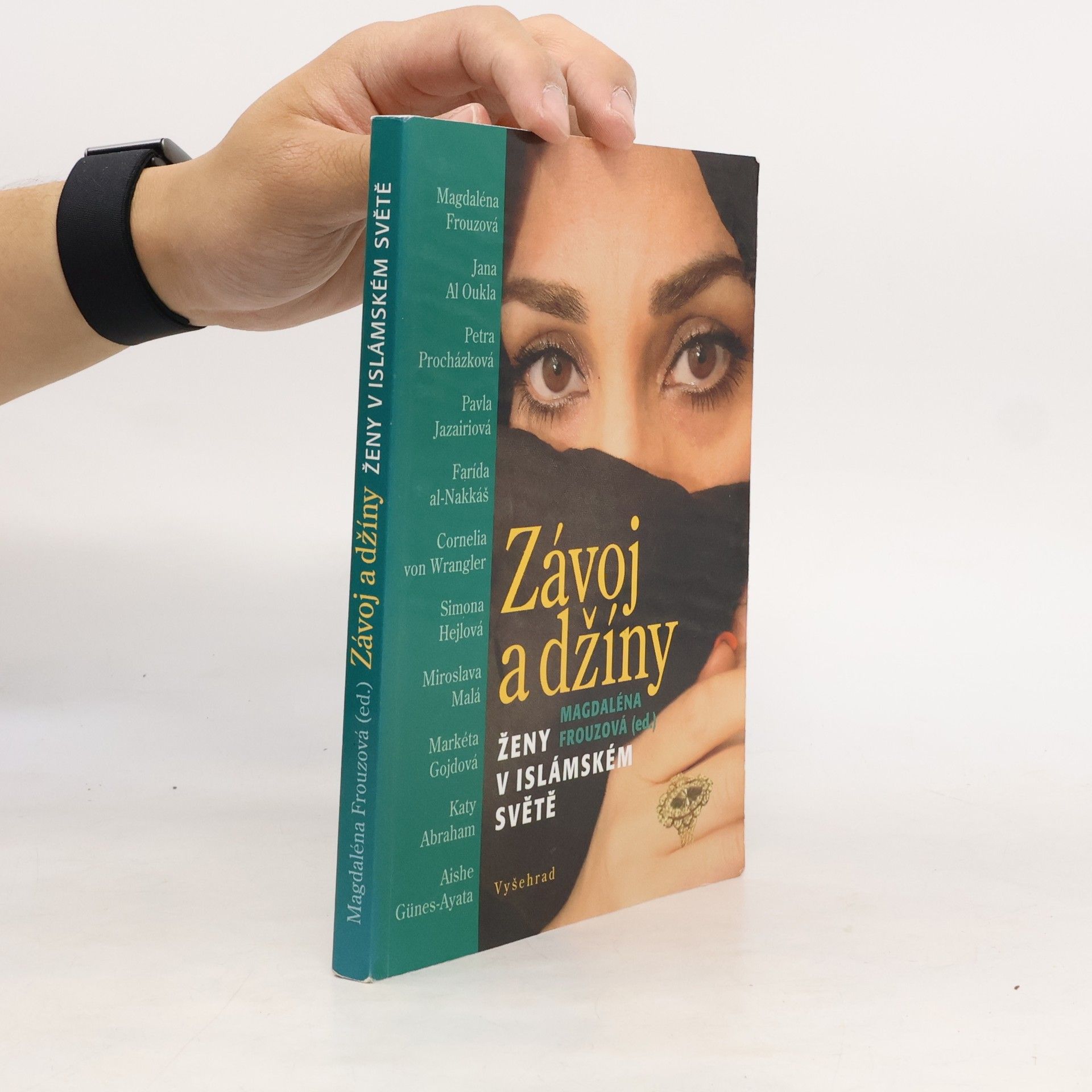 Magdaléna Frouzová Závoj a džíny