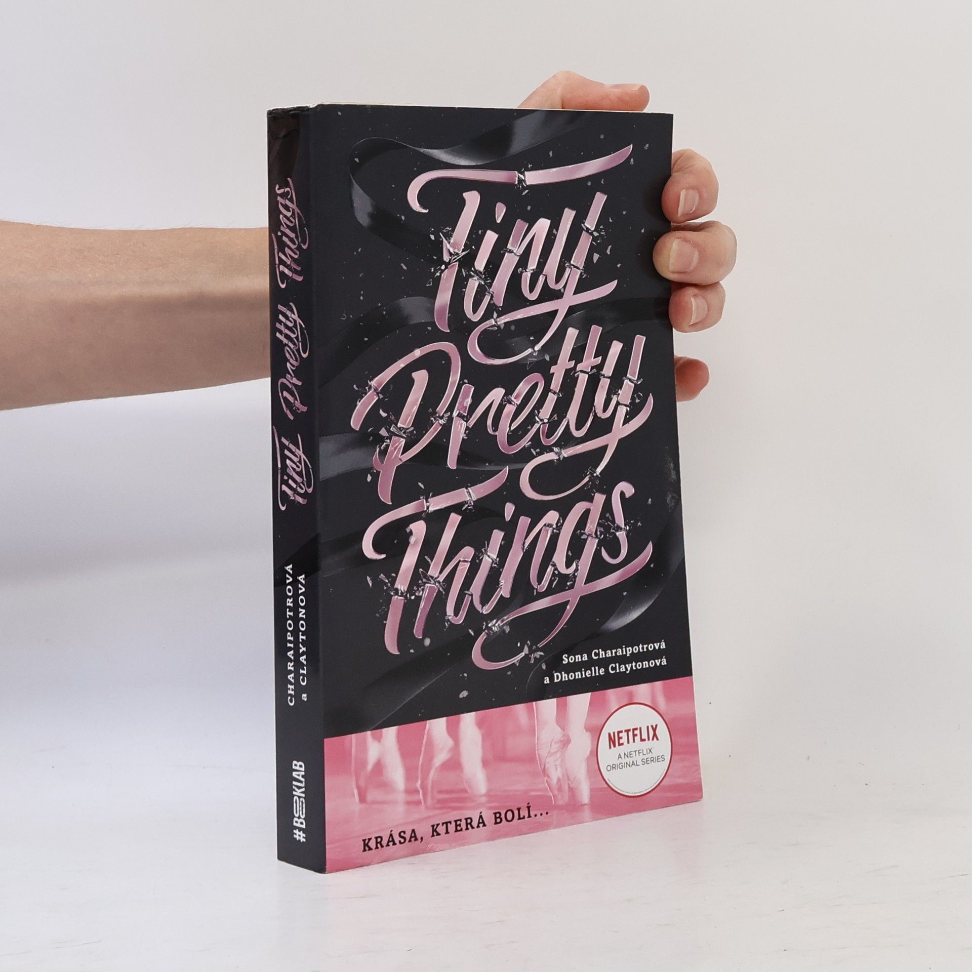 Sona Charaipotra Tiny pretty things