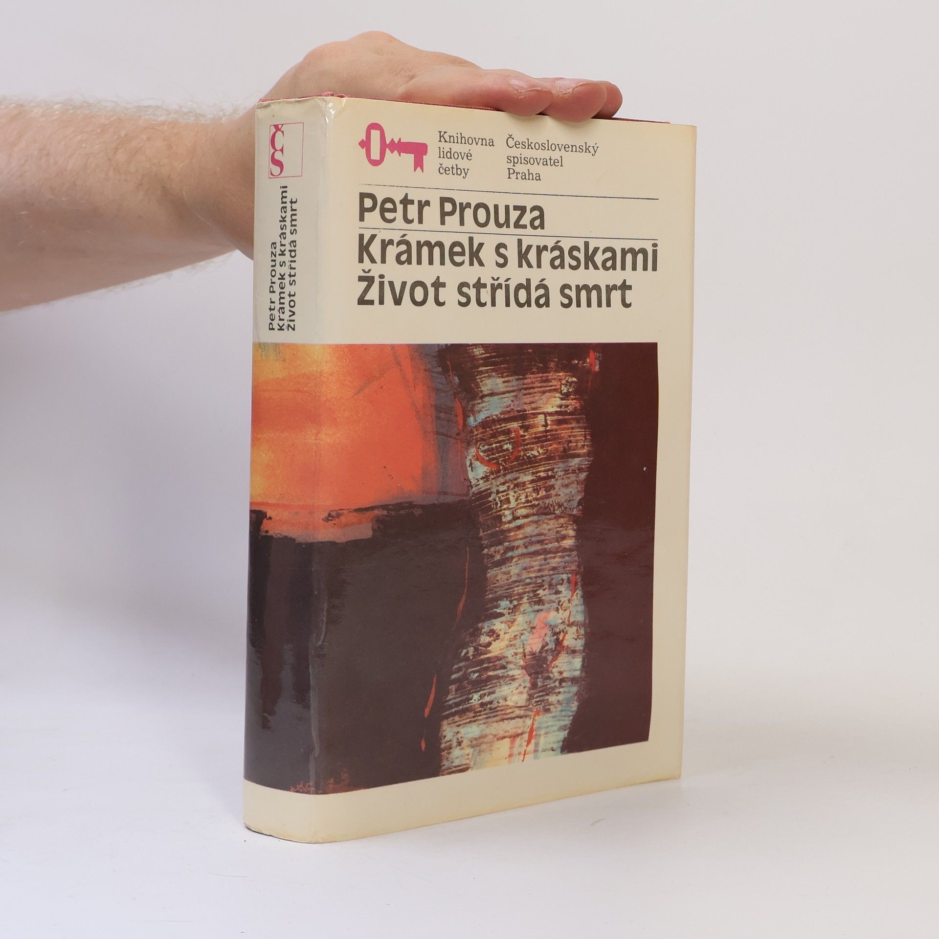 Krámek s kráskami. Život střídá smrt