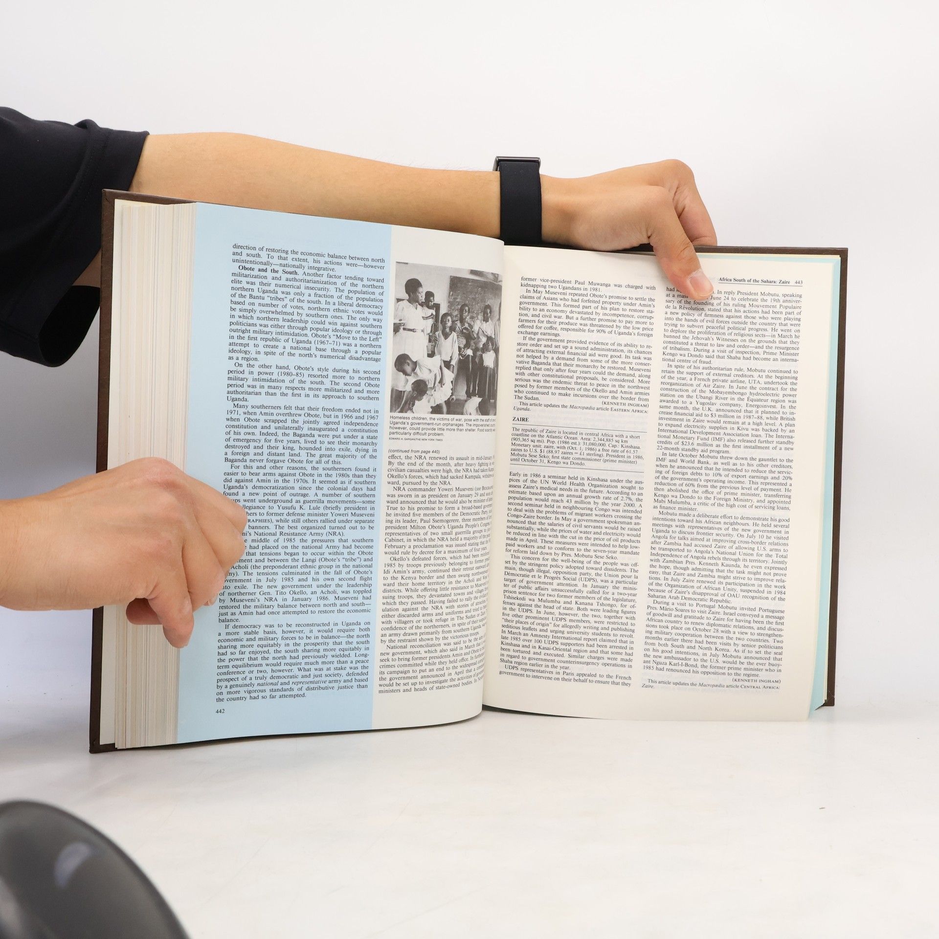 Kolektiv autorů Britannica Book of the Year 1987