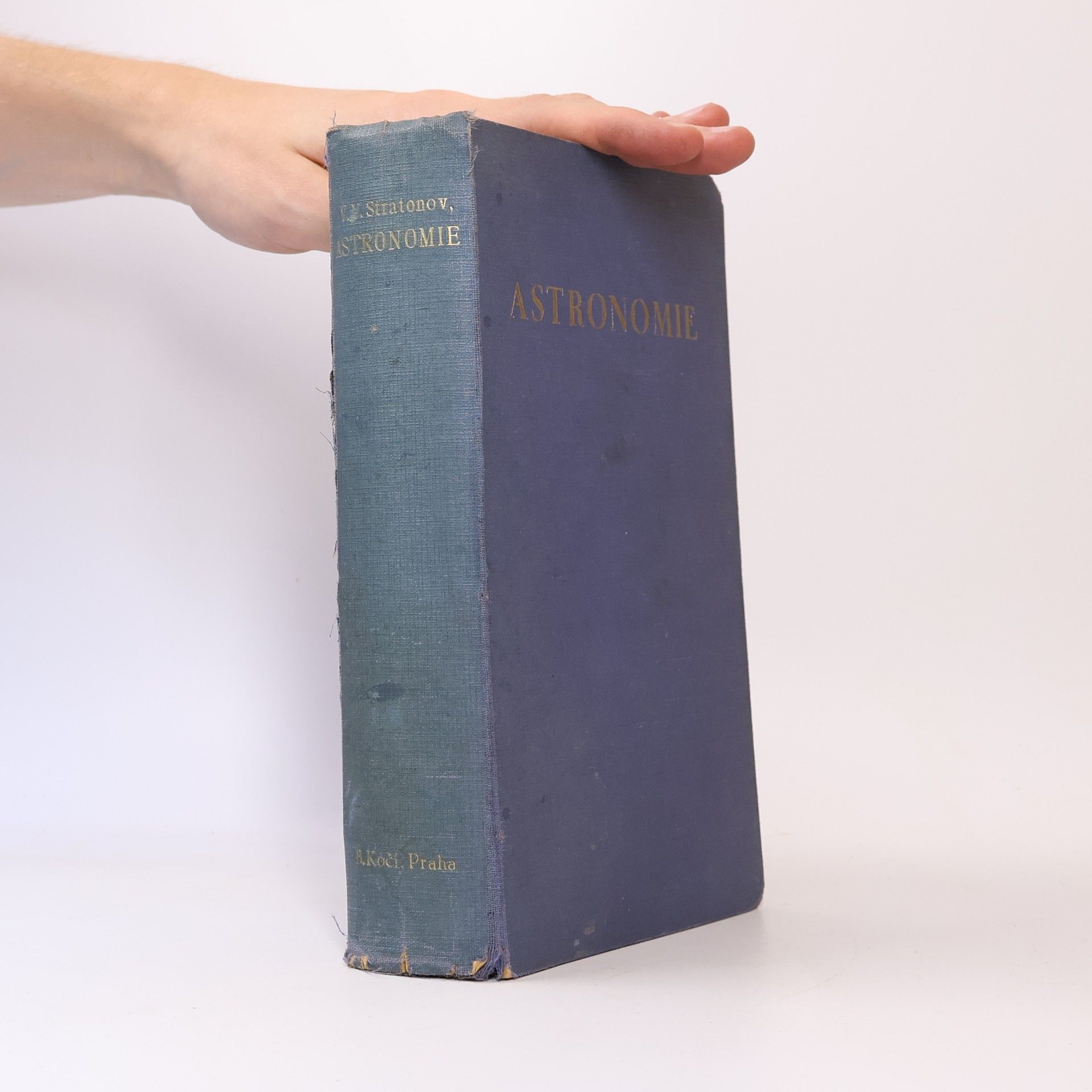 V. V. Stratonov Astronomie