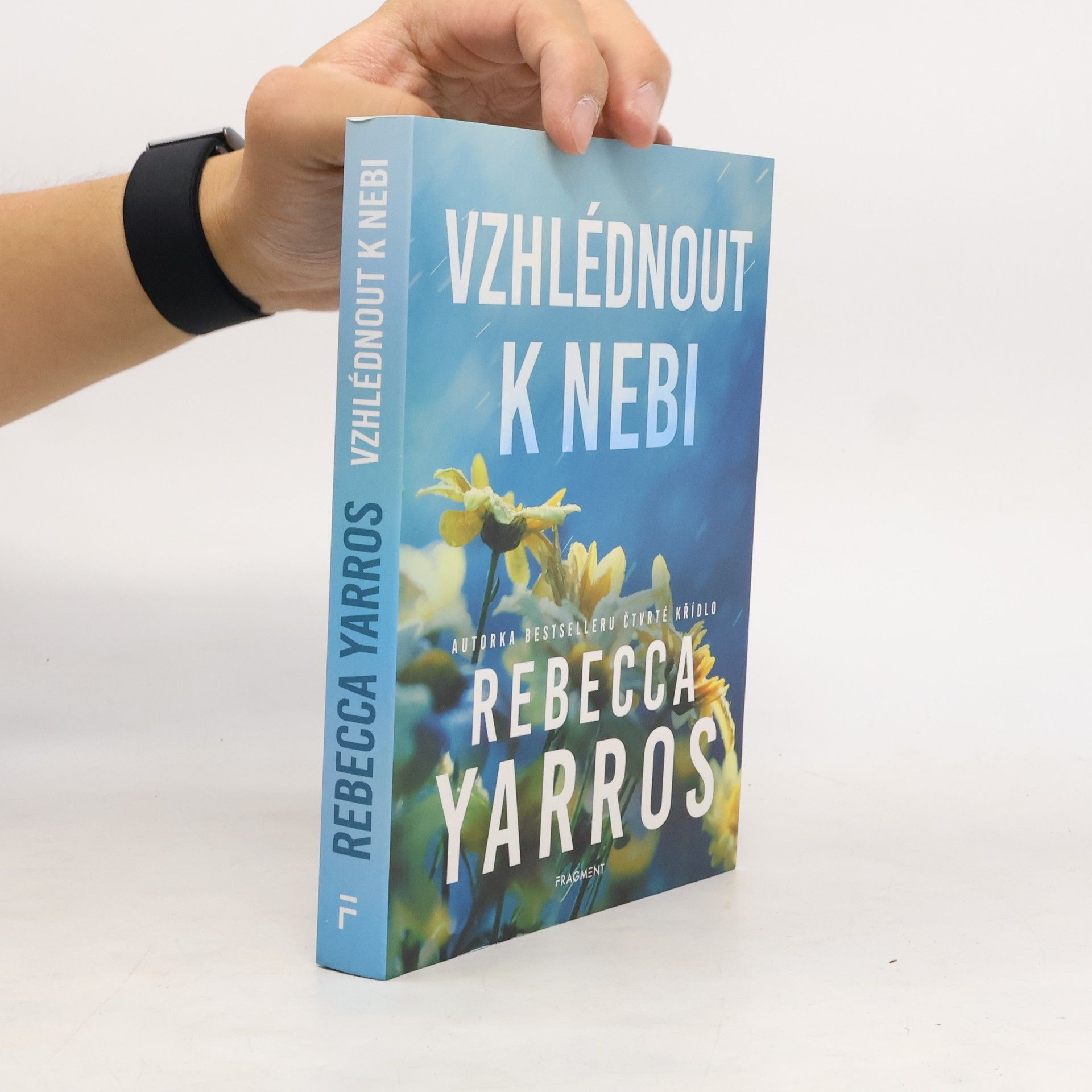 Rebecca Yarros Vzhlédnout k nebi