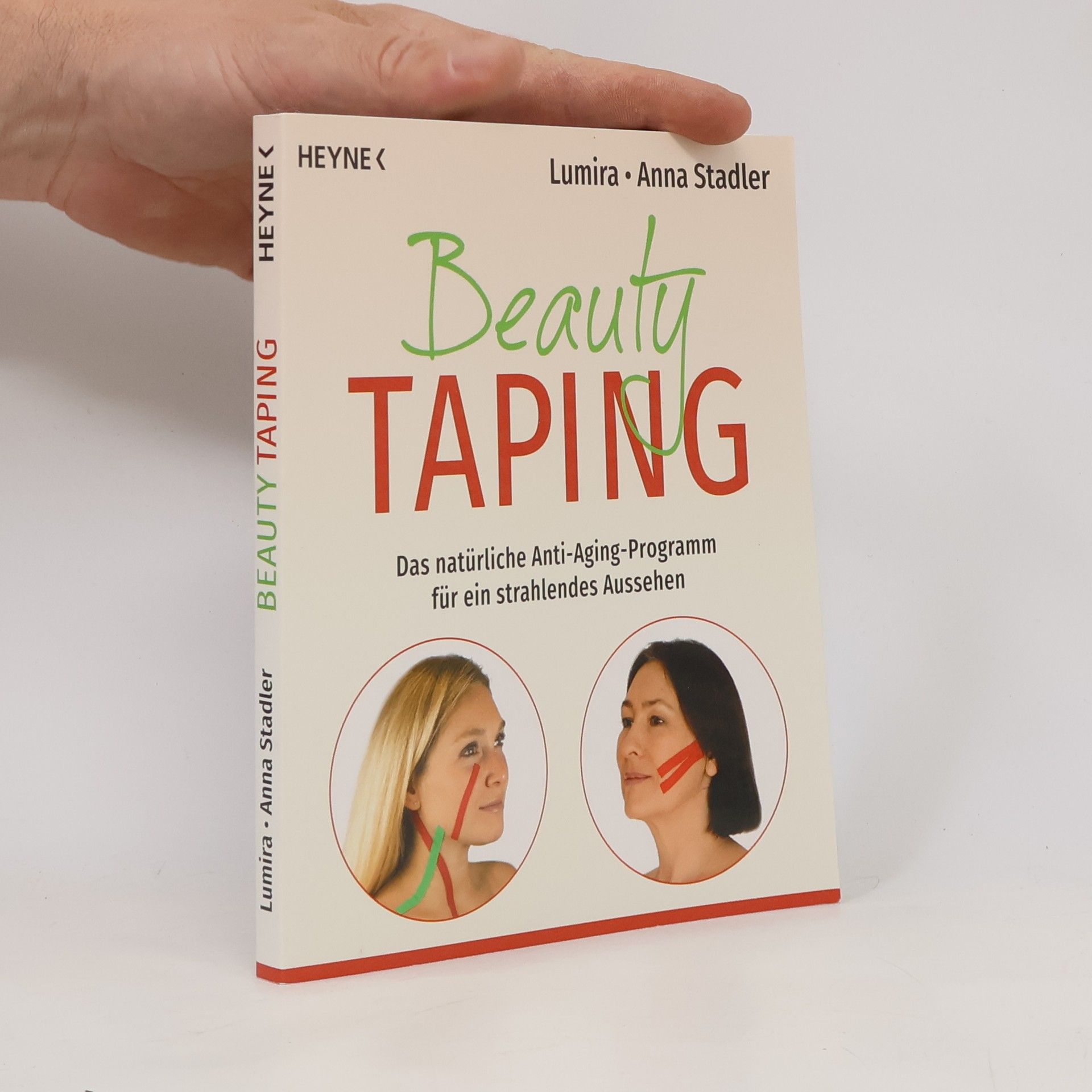 Lumira Weidner Beauty-Taping