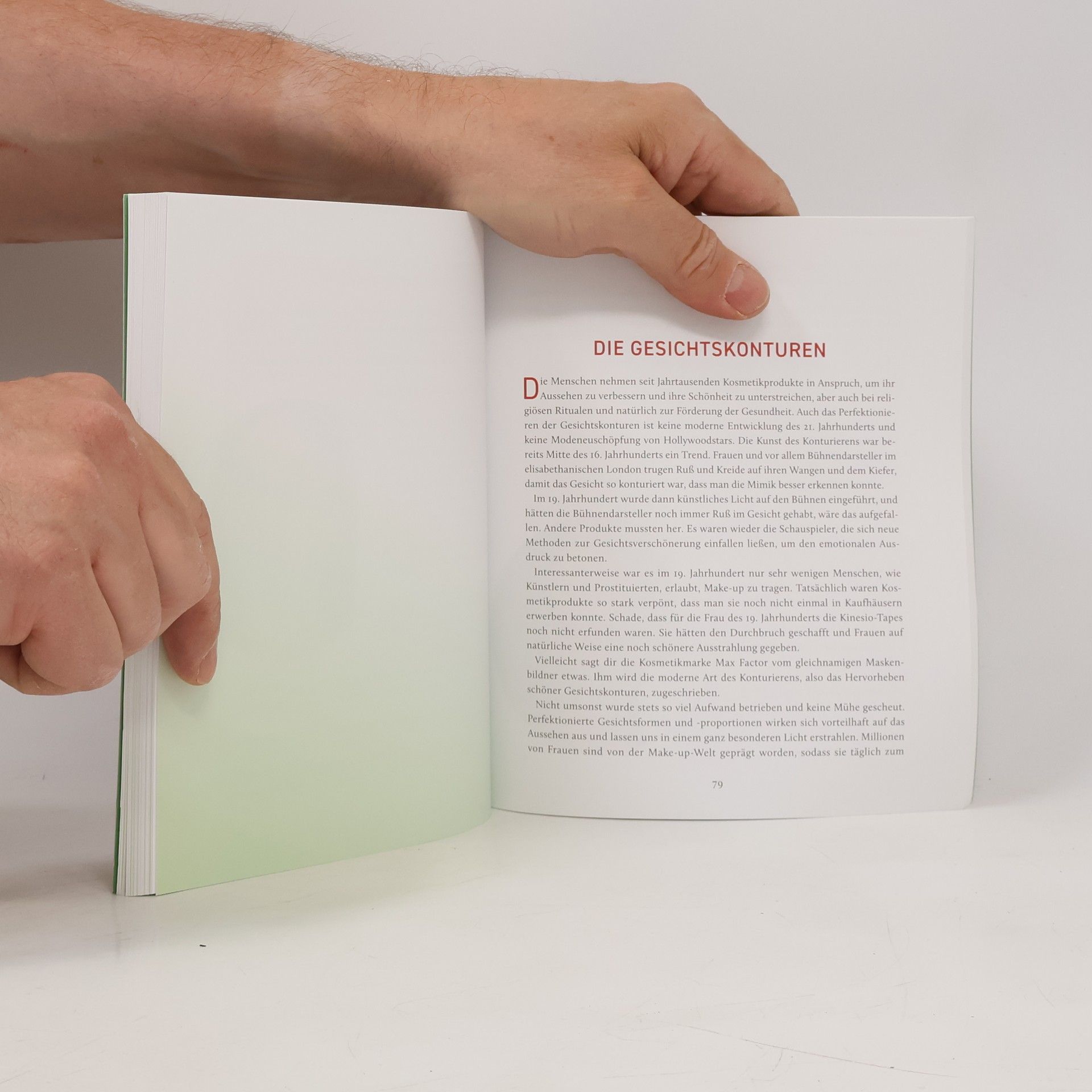 Lumira Weidner Beauty-Taping