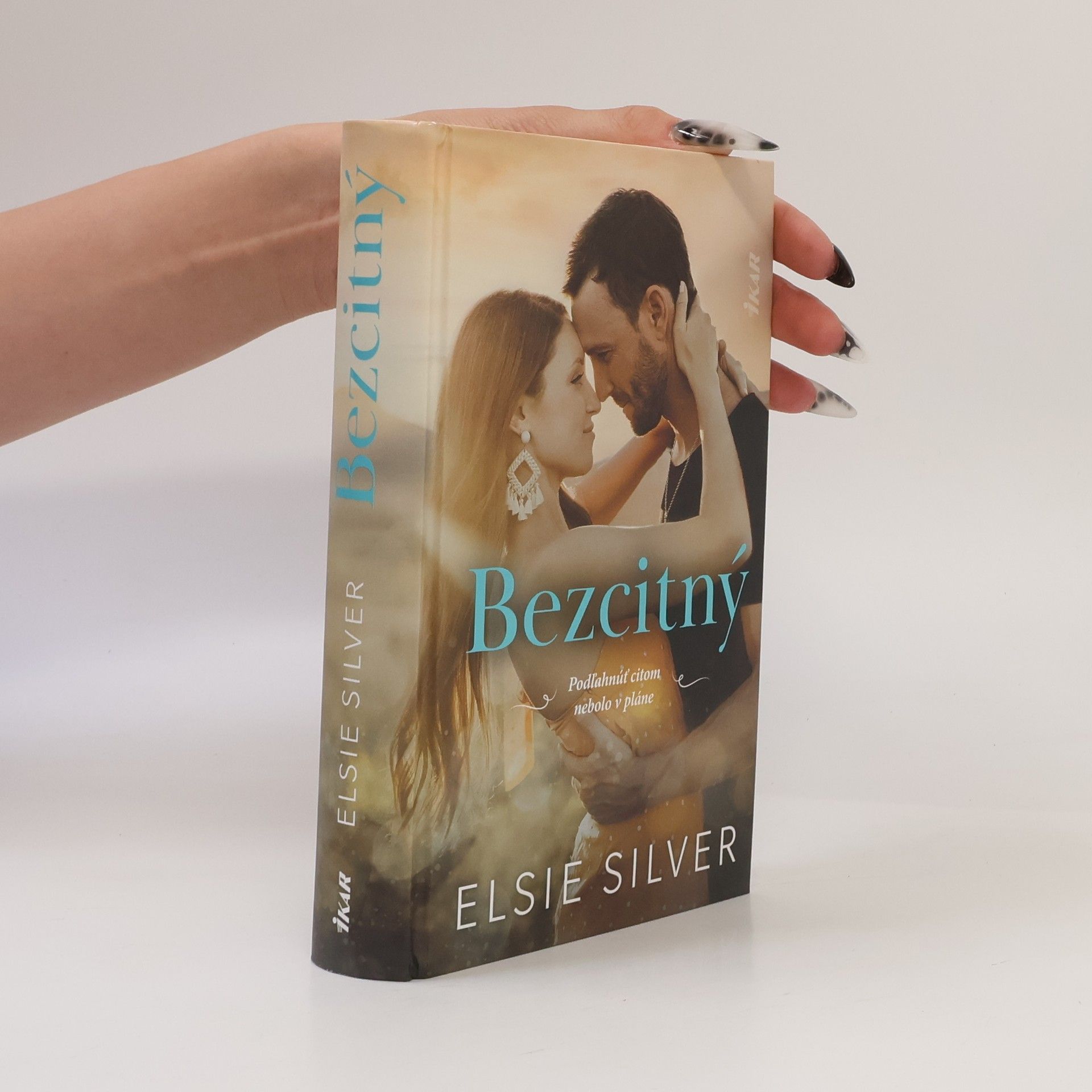 Elsie Silver Bezcitný