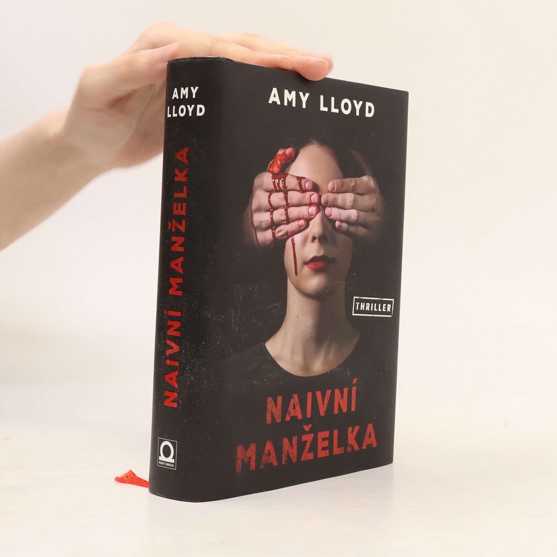 Amy Lloyd Naivní manželka