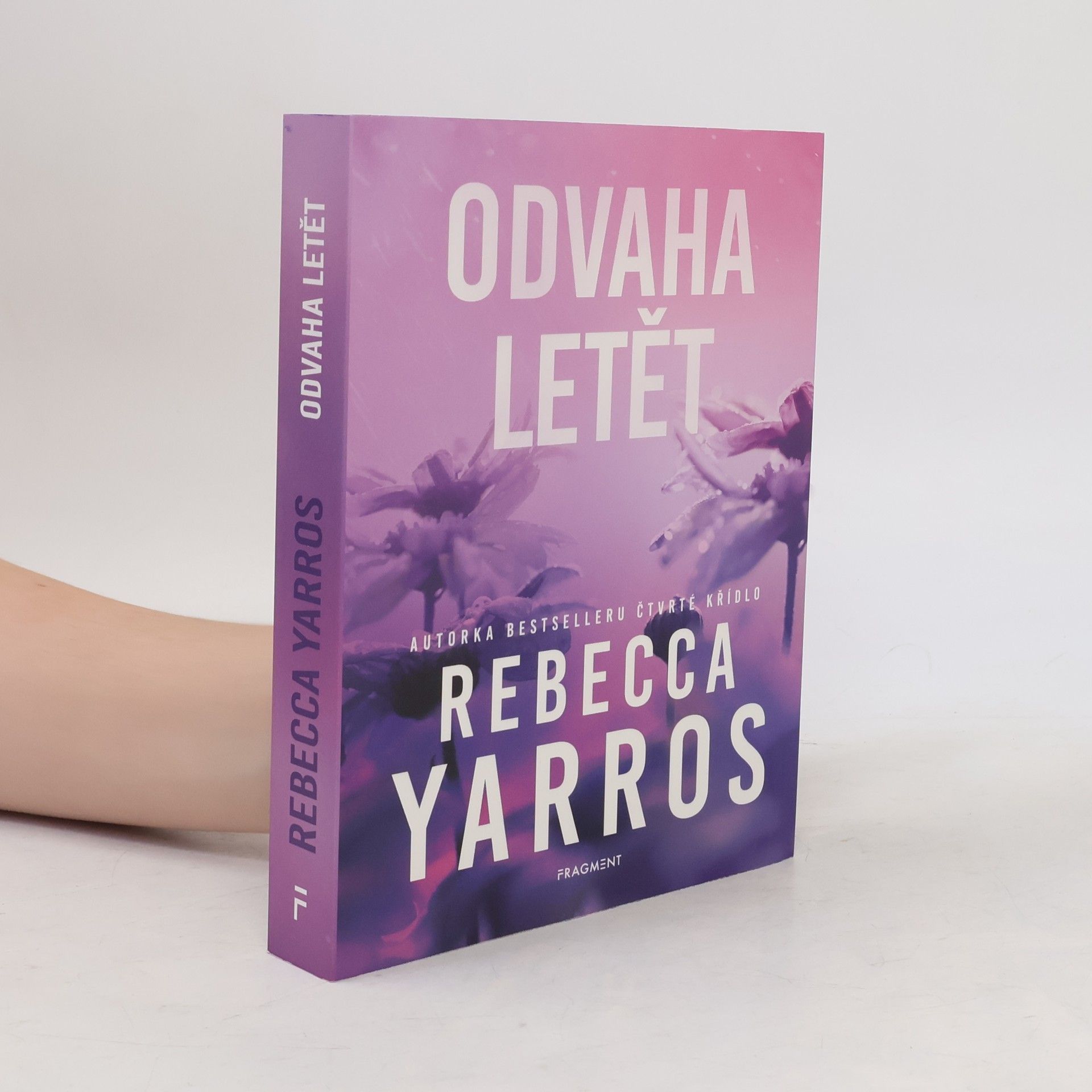 Rebecca Yarros Odvaha letět