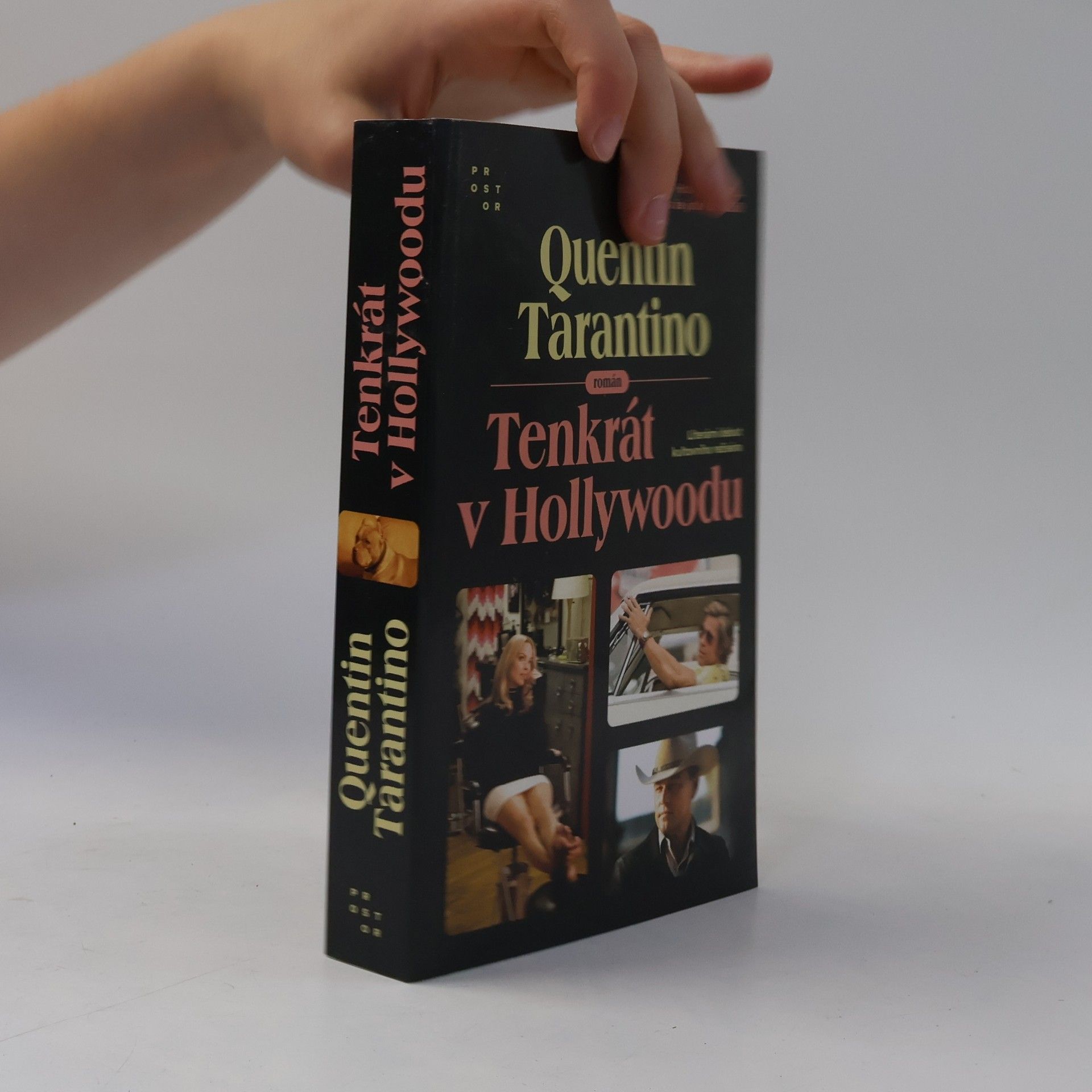 Quentin Tarantino Tenkrát v Hollywoodu : román