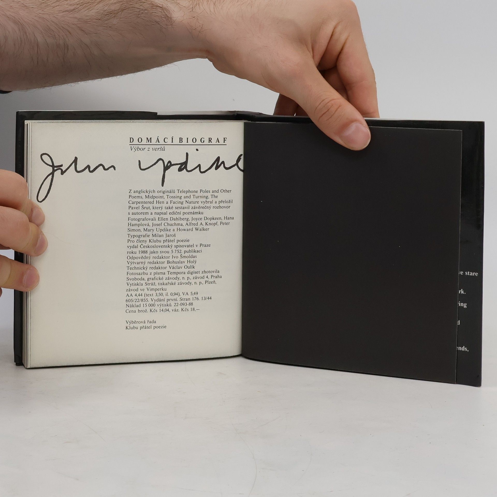 John Updike Domácí biograf
