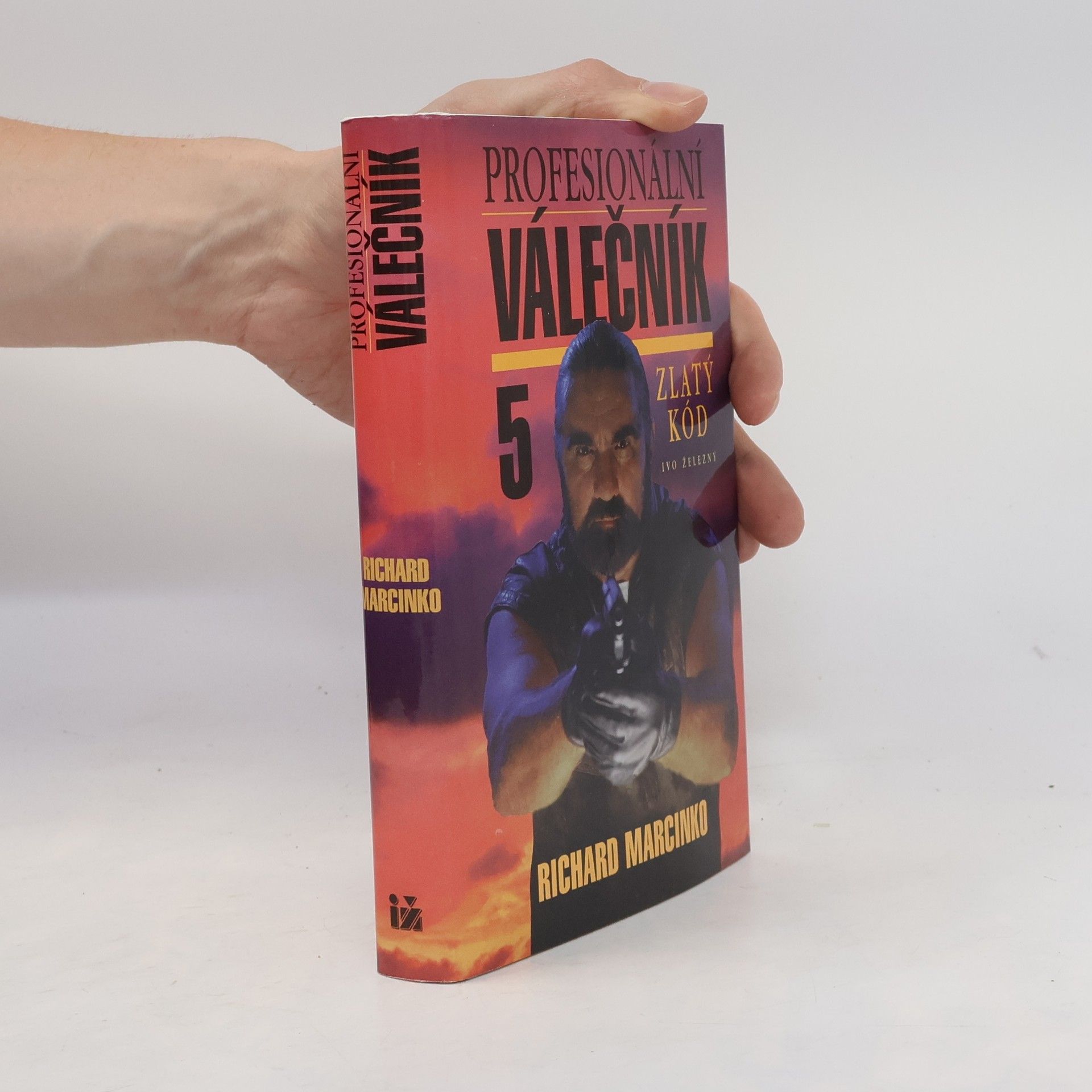 Roman Marhold Profesionální válečník V. Zlatý kód