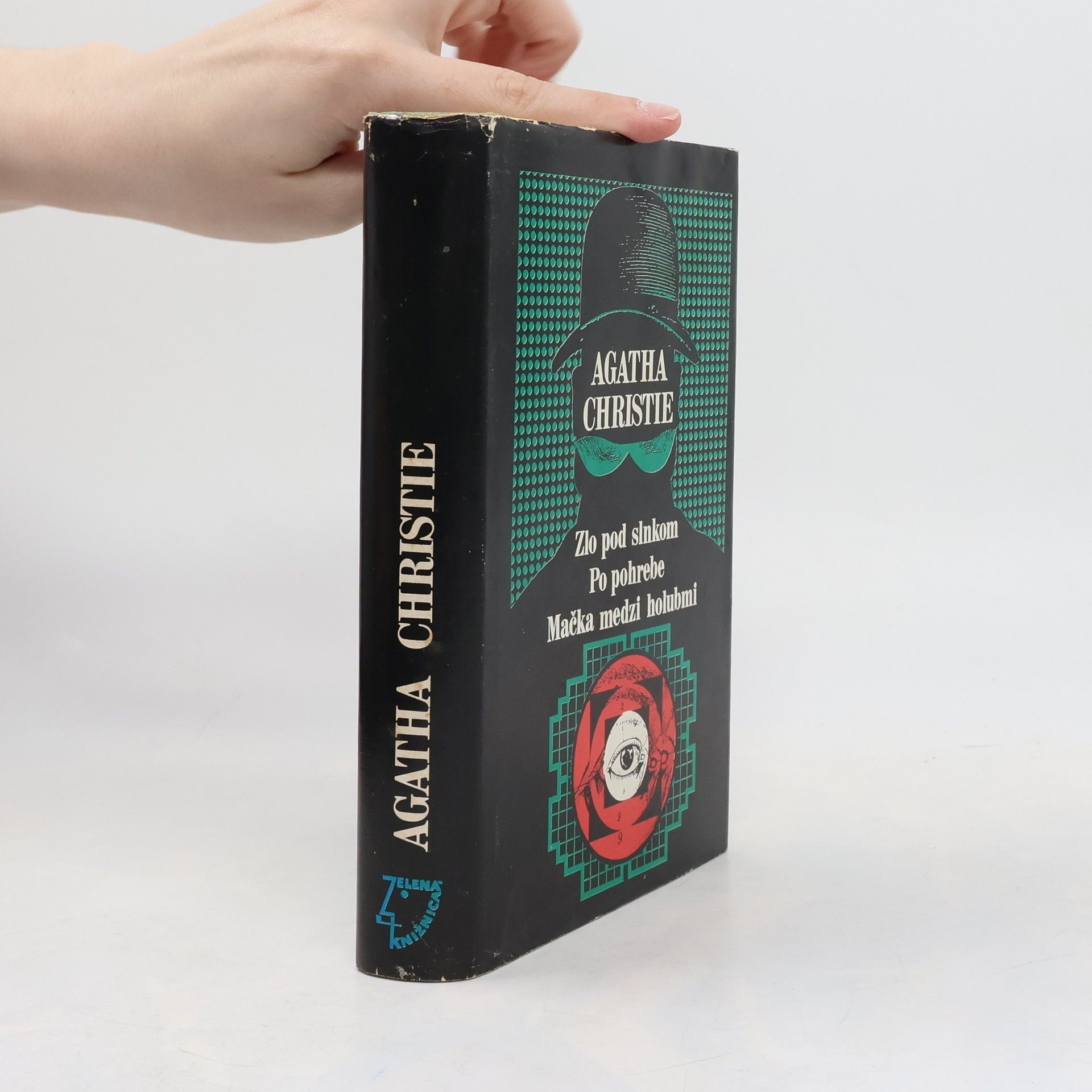Agatha Christie Zlo pod slnkom. Po pohrebe. Mačka medzi holubmi
