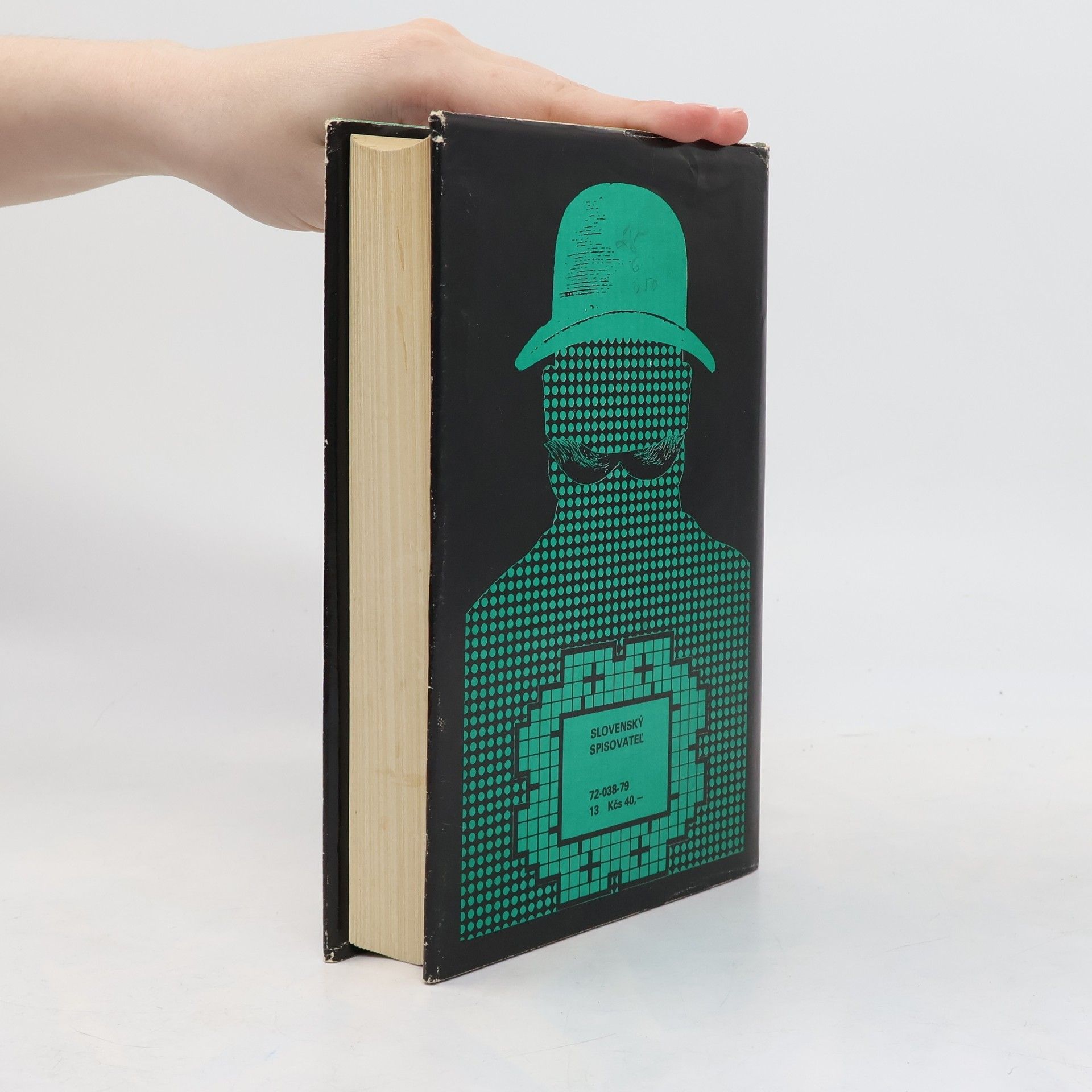 Agatha Christie Zlo pod slnkom. Po pohrebe. Mačka medzi holubmi