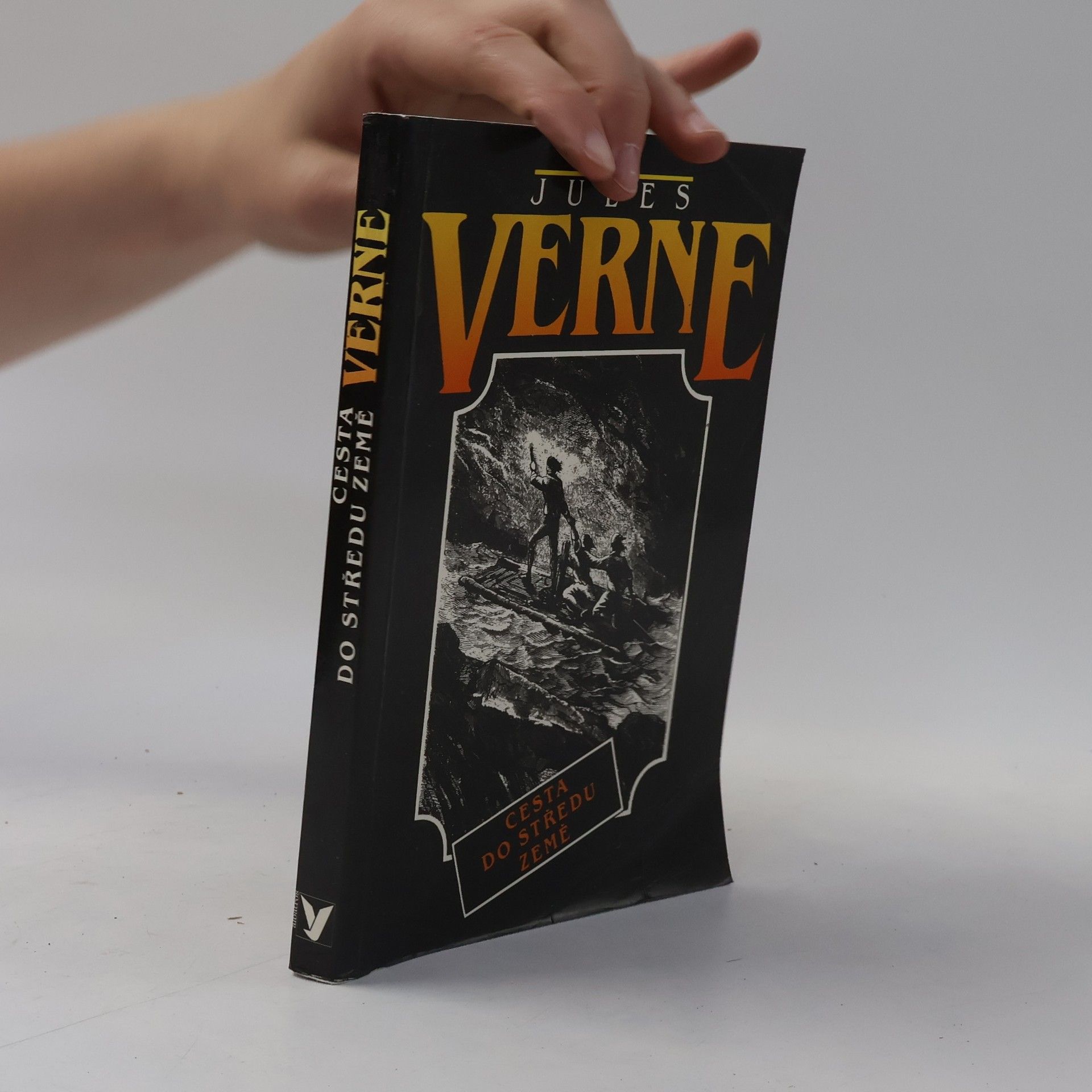 Jules Verne Cesta do středu země