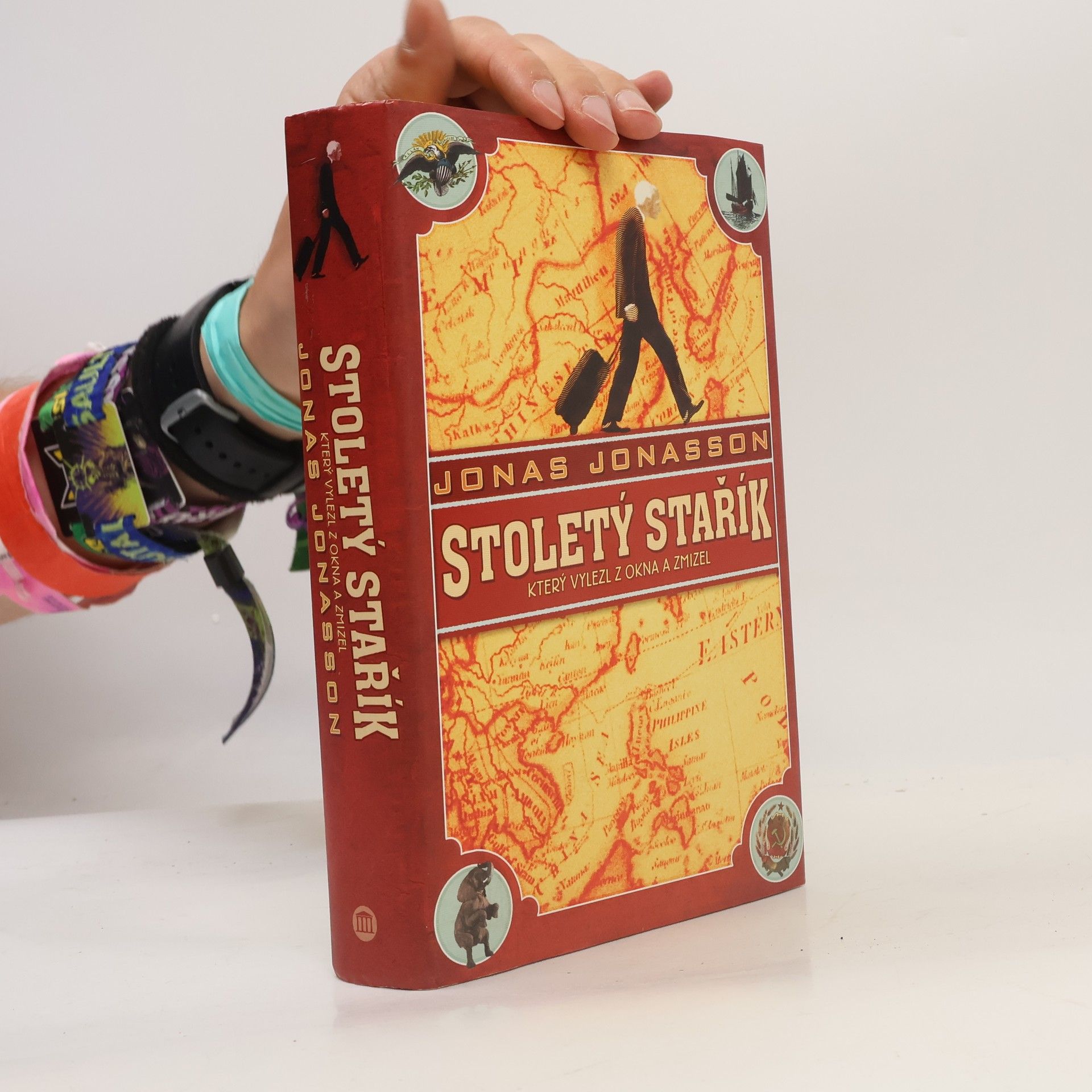 Jonas Jonasson Stoletý stařík, který vylezl z okna a zmizel