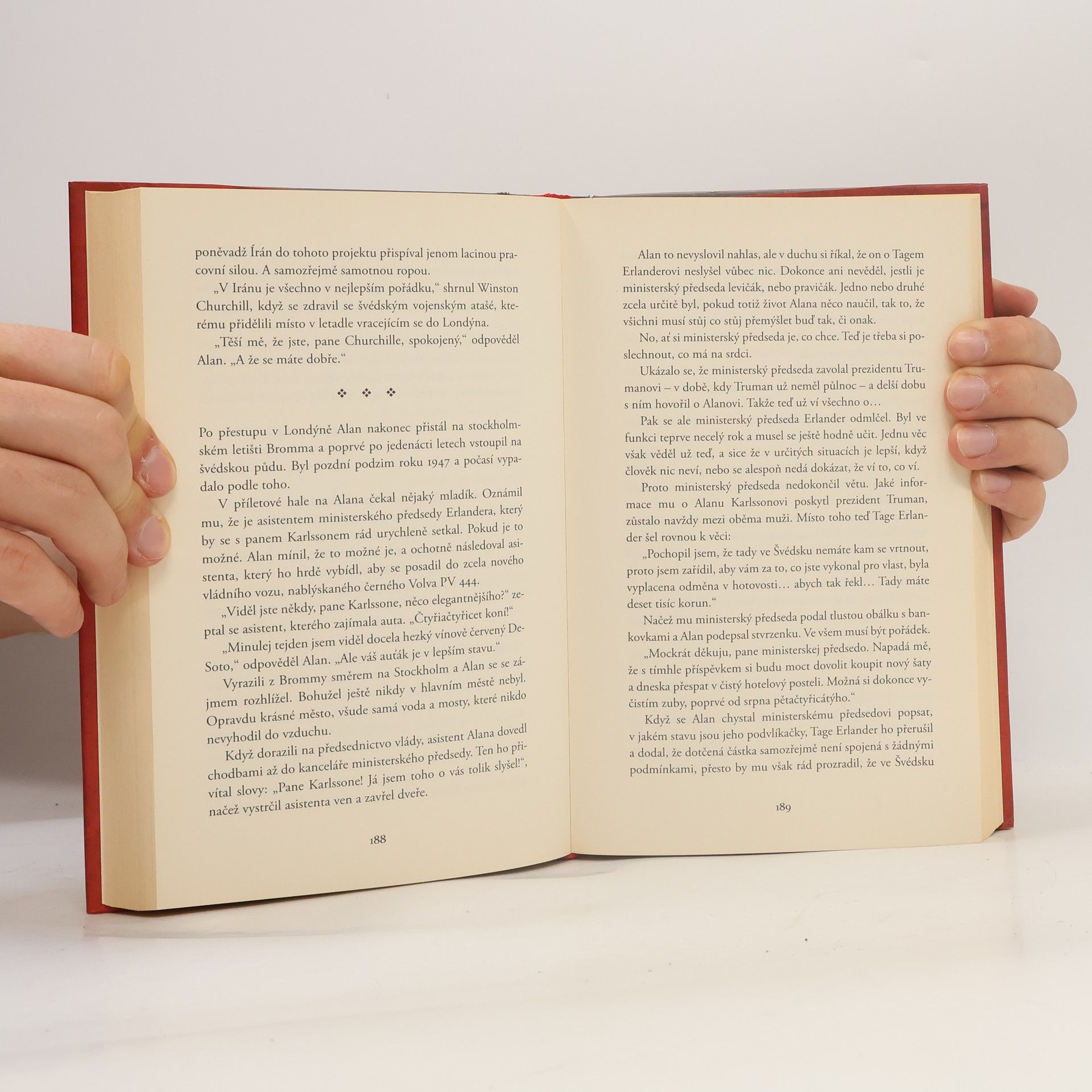 Jonas Jonasson Stoletý stařík, který vylezl z okna a zmizel